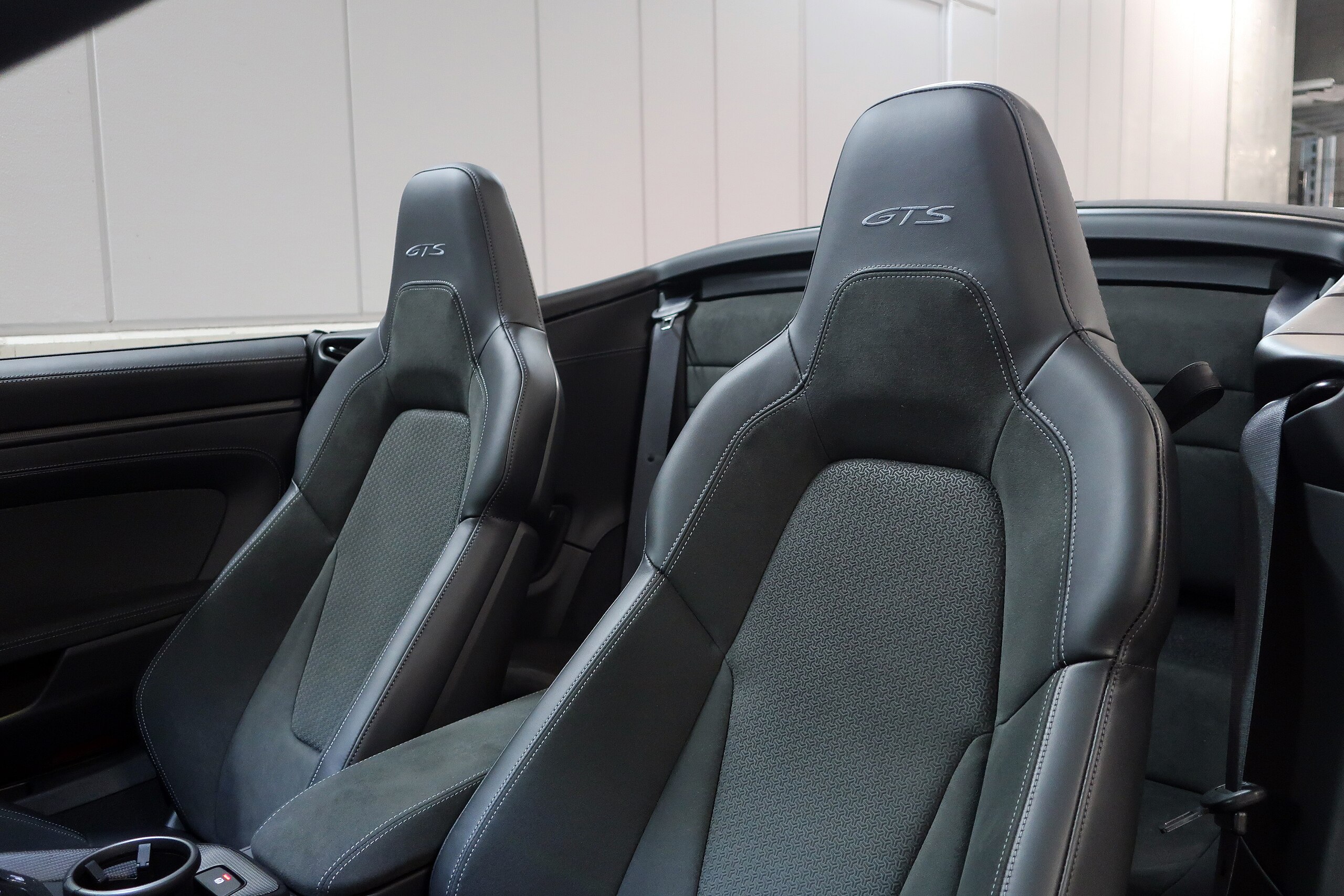 2025 Porsche 911 Cabriolet - ポルシェ 911カブリオレ カレラ GTS PDK 1オーナー GTSインテリアpkg PCCB チタン製スポーツテールパイプ Carrera GTS 20/21AW マトリックスライト ACC スポーツクロノ シートヒーター BOSEサウンド Rアスクルステア レーンチェンジ&キープアシスト OP255