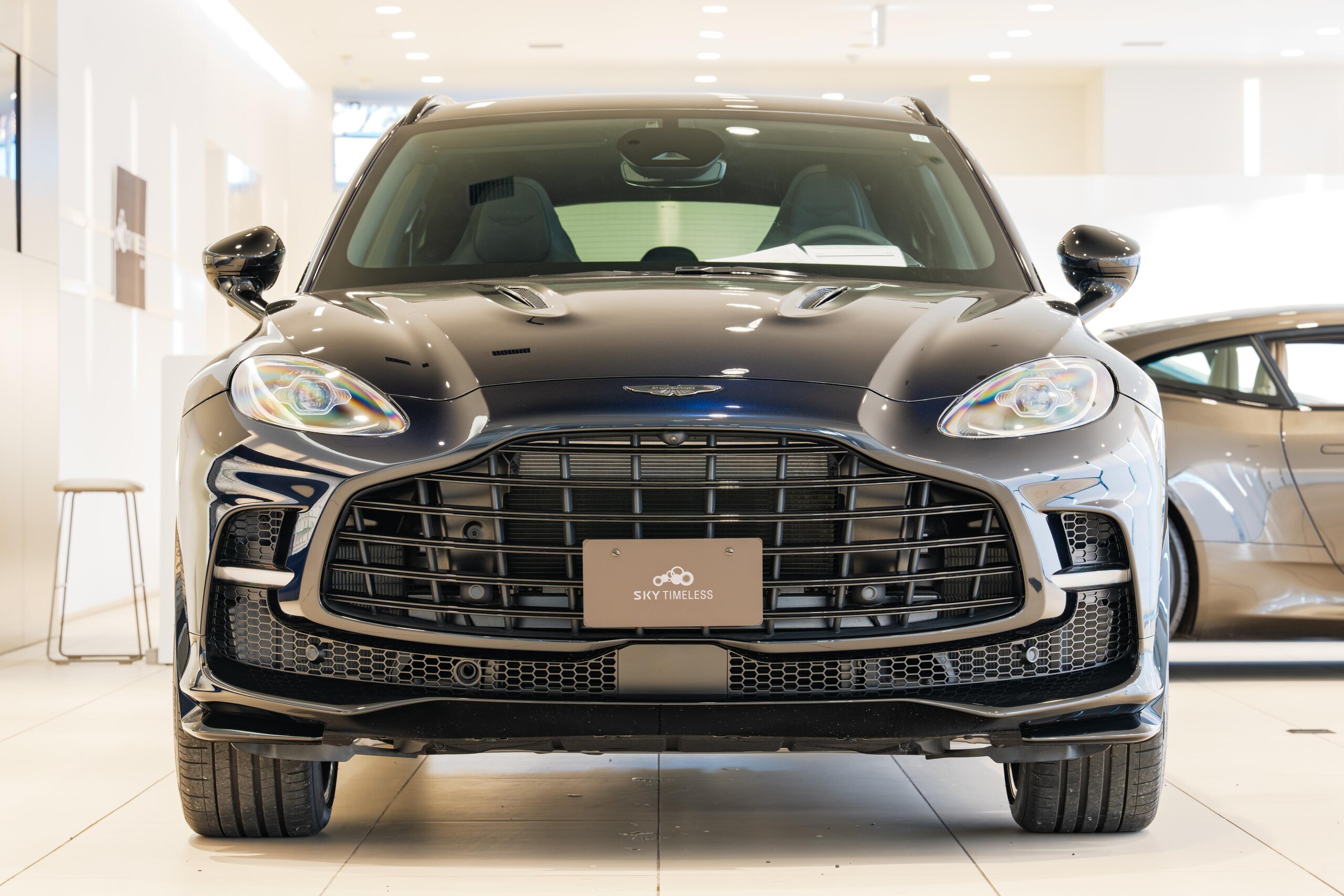 2025 Aston Martin DBX - 2025 أستون مارتن DBX