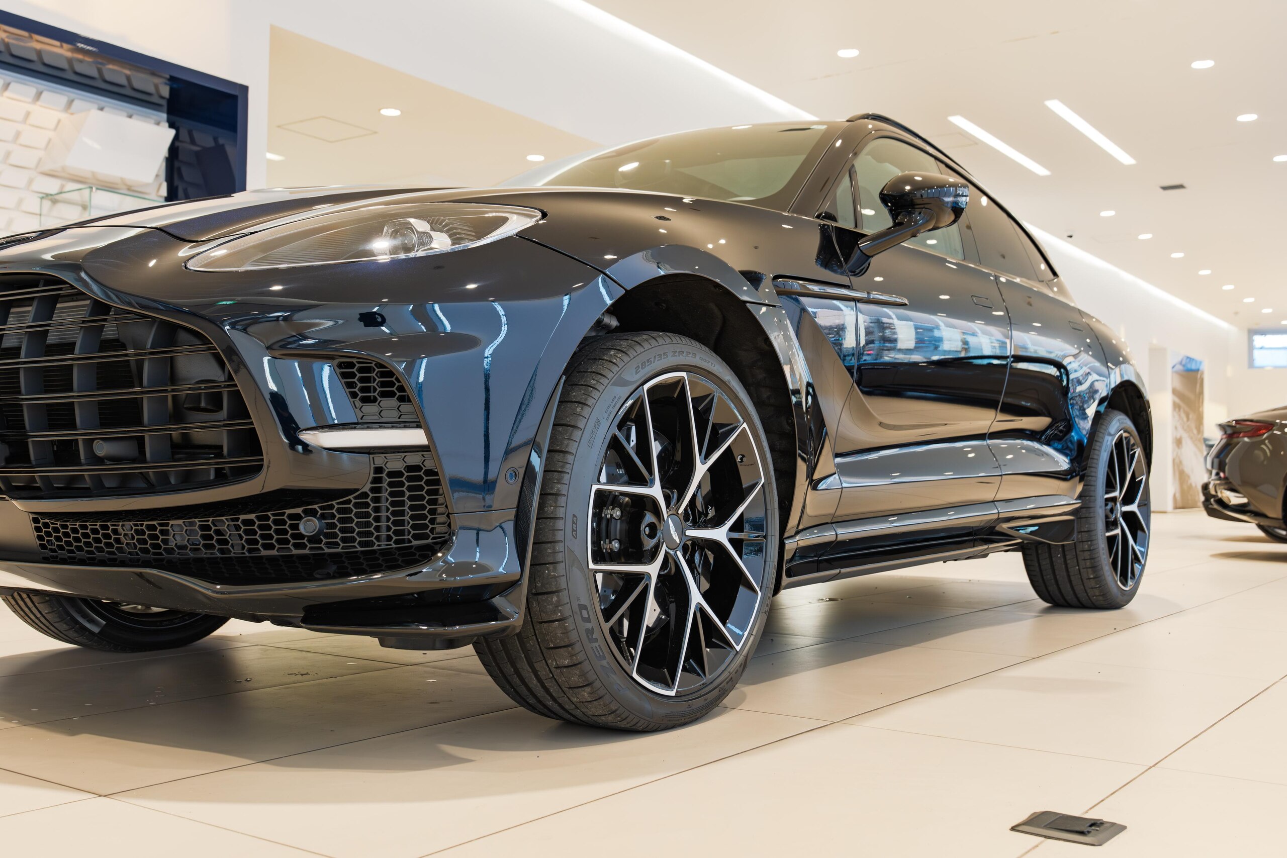 2025 Aston Martin DBX - 2025 أستون مارتن DBX