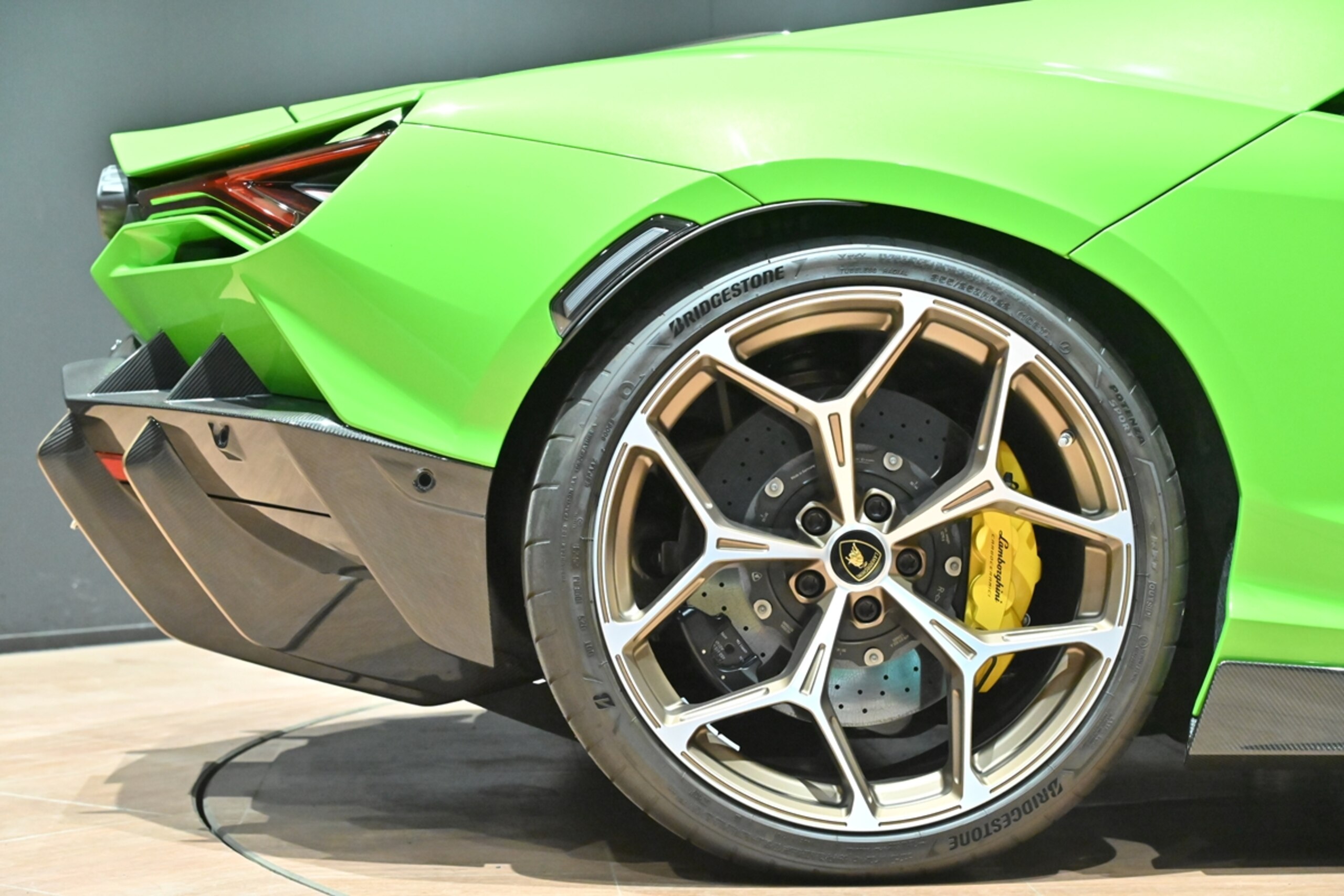 2025 Lamborghini Revuelto - 2025 لامبورغيني Revuelto