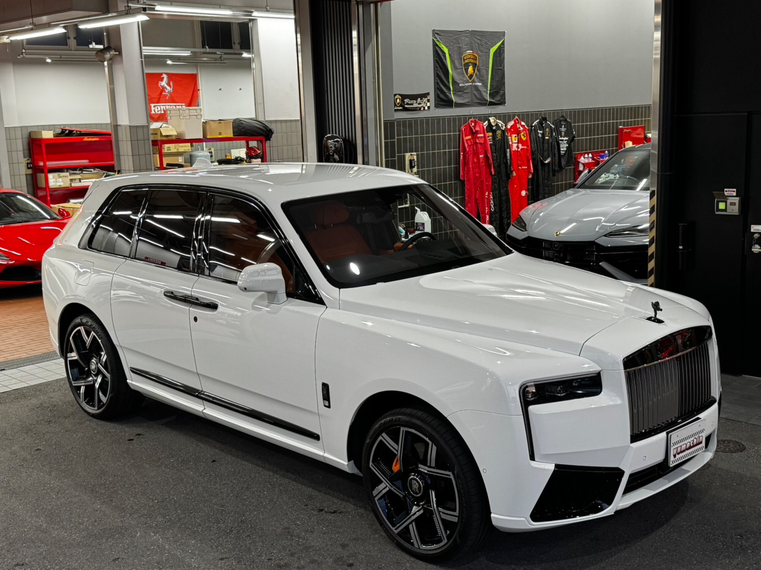2025 Rolls-Royce Black Badge Cullinan - ロールスロイス ブラックバッジカリナン 6.75 4WD Black Badge Cullinan Series2・Shooting Star Headliner・23インチBlack Badge Wheels・Bespoke Interior-Module Editing・Rear Theatre Configuration