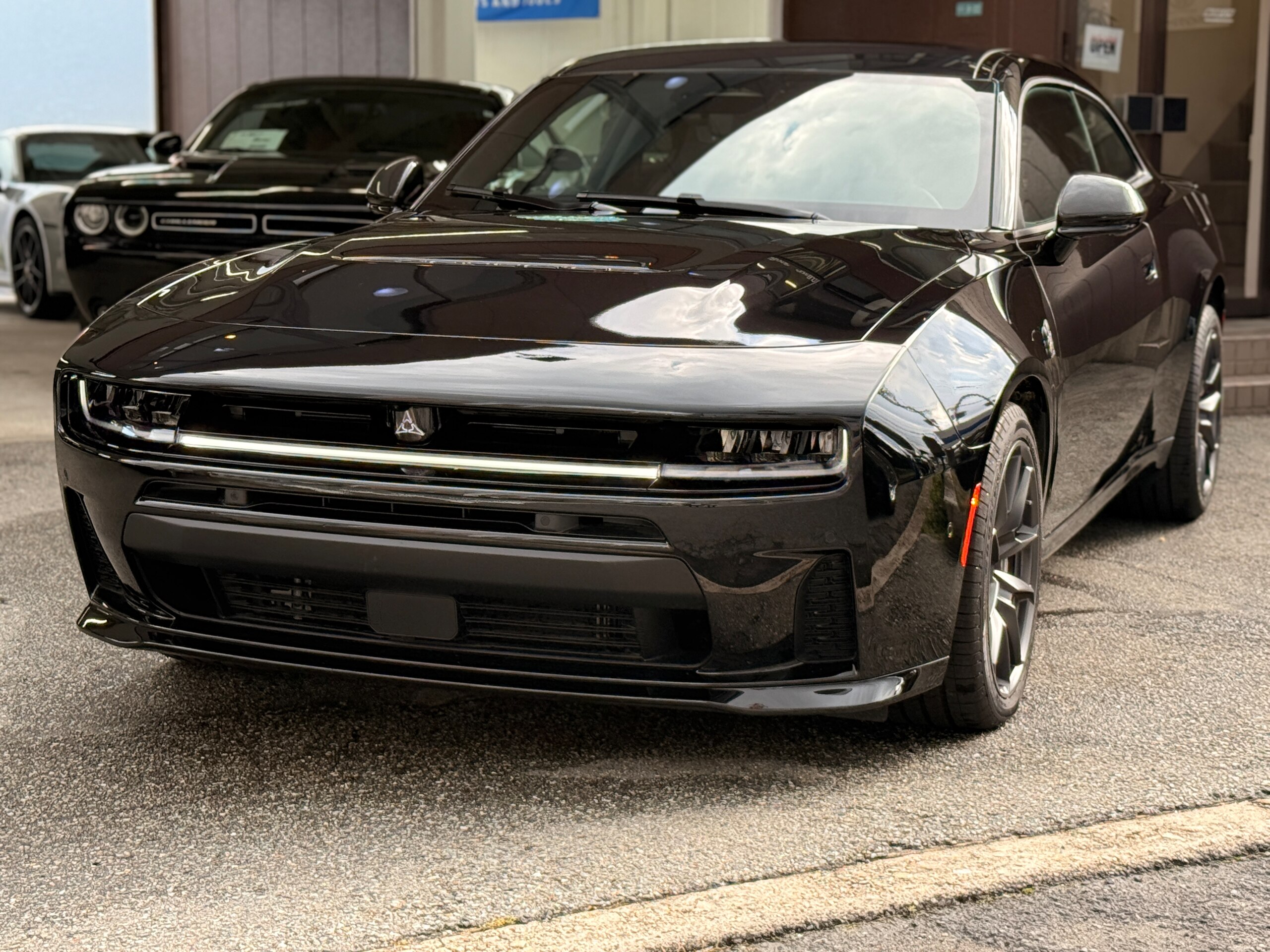 2026 Dodge Charger - ダッジ チャージャー SCATPACK プラス フルガラスルーフ/カーボン&スウェードパッケージ/