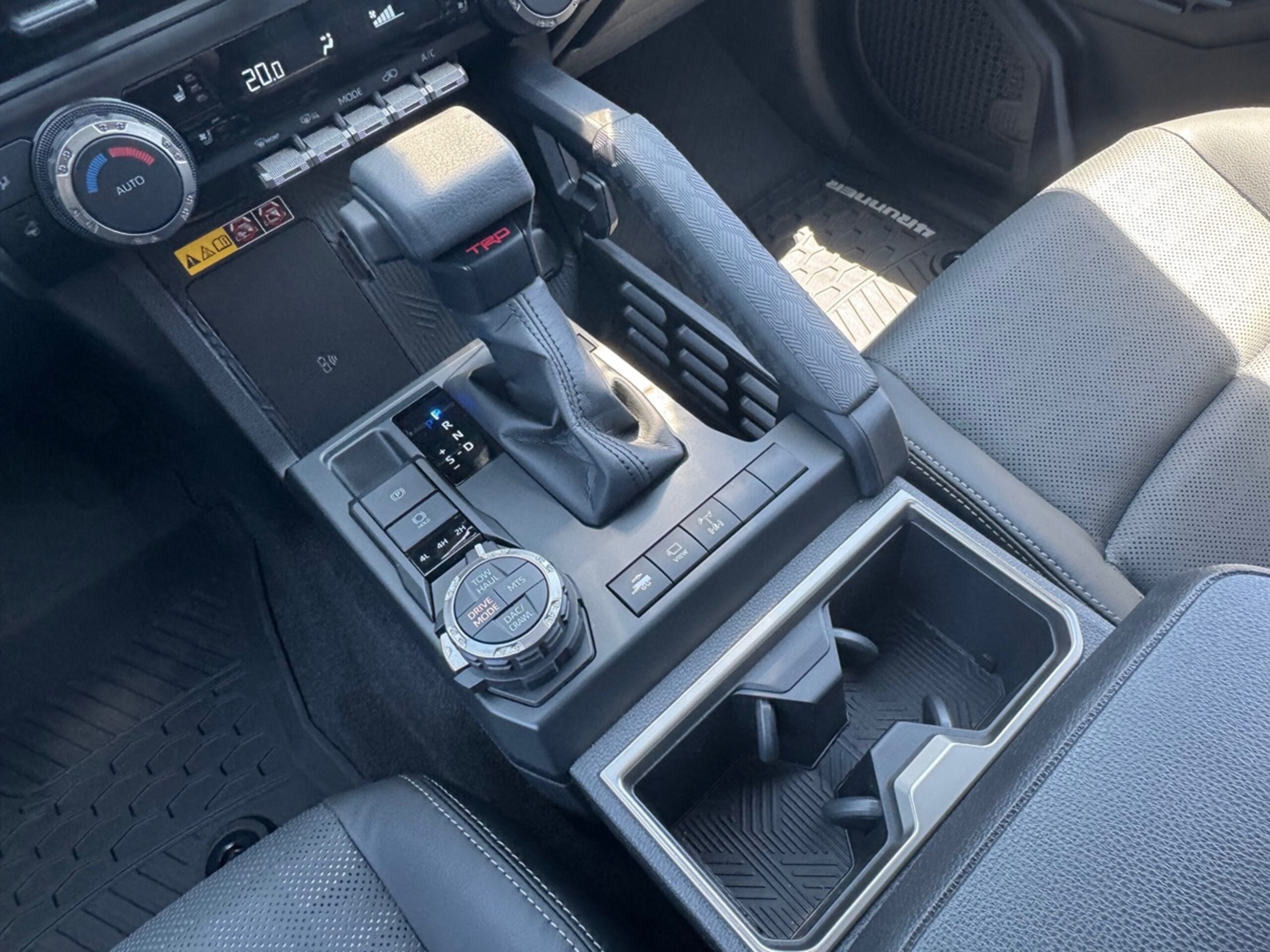 2026 Toyota 4Runner - 米国トヨタ 4ランナー TRDオフロードプレミアム 4WD NEWモデル フルモデルチェンジ サンルーフ 14インチディスプレイオーディオ 360度カメラ 12.3インチ液晶メーター JBLサラウンドシステム パートタイム4WD TRD18インチホイール シートヒーター LEDライト