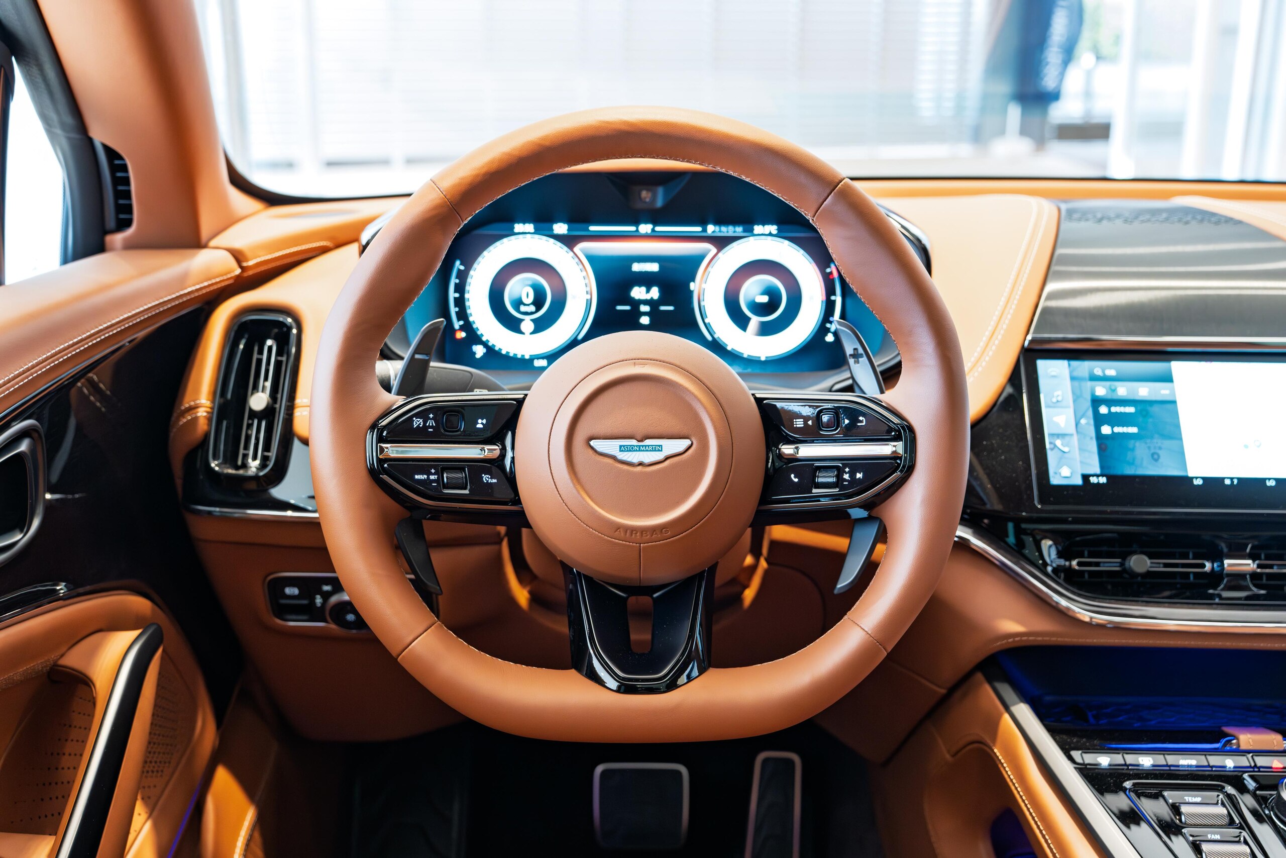 2026 Aston Martin DBX - 2026 أستون مارتن DBX