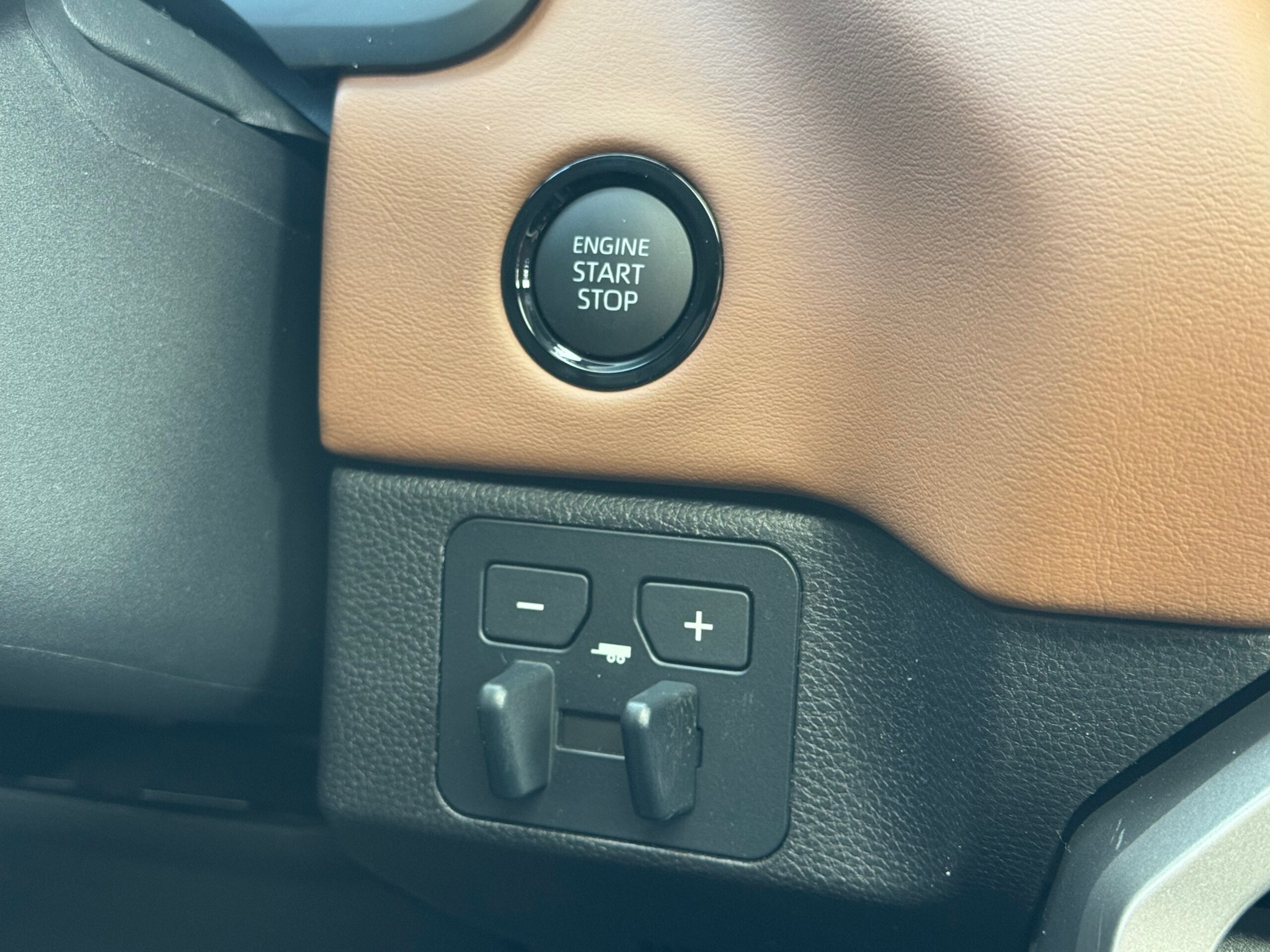 2026 Toyota Tundra - 米国トヨタ タンドラ クルーマックス 1794ED 4WD 2026年モデル 1794専用プレス電動開閉ゲート 14インチディスプレイオーディオ 12インチ液晶メーター パノラマルーフ ステアリングヒーター シートヒーター&ベンチレーション マッサージシート 4眼LEDライト
