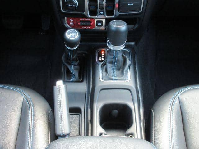 2024 JEEP WRANGLER 4xe/3LA-JL20L - 2024 جيب Wrangler