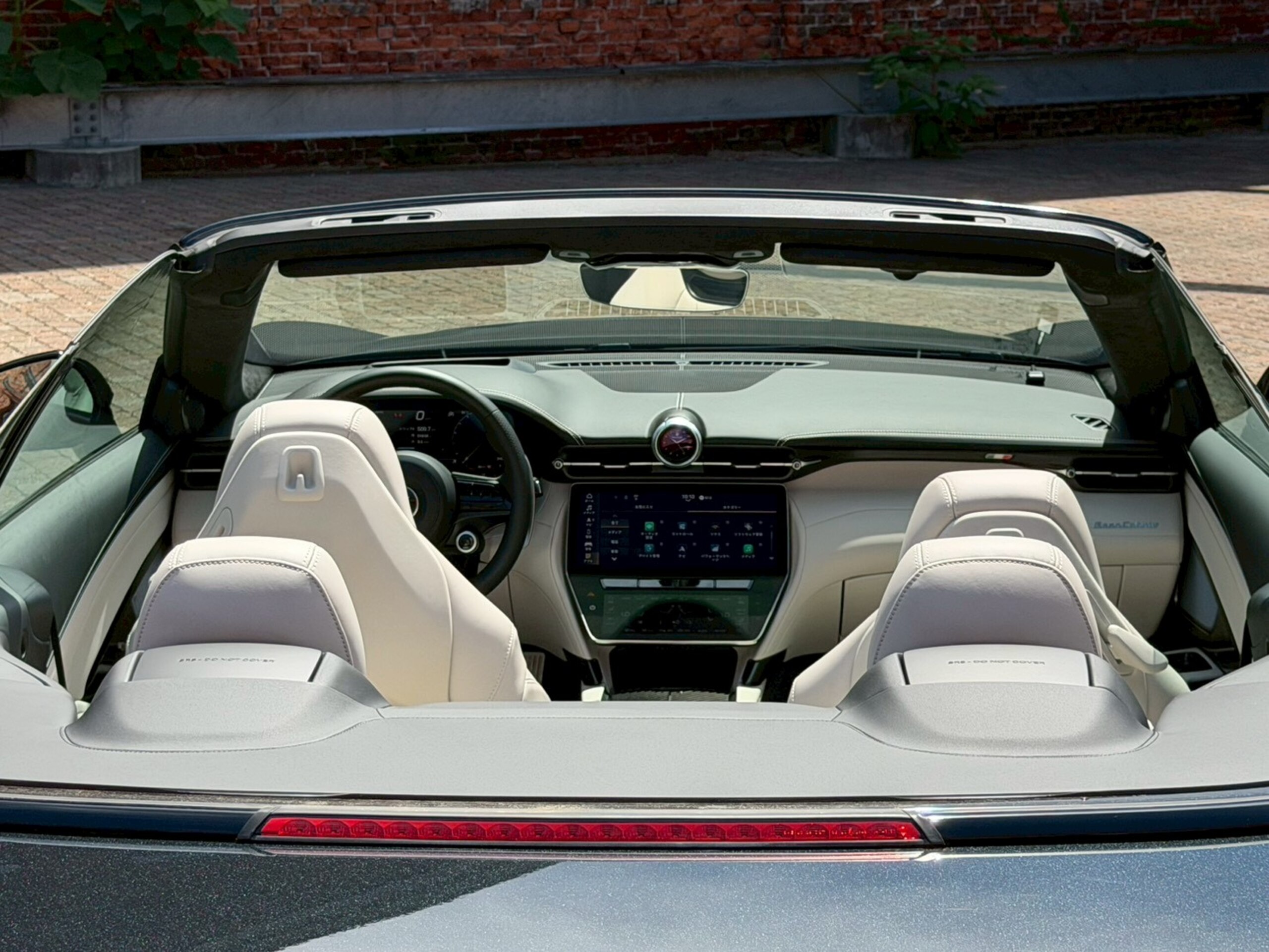 2025 Maserati GranCabrio - マセラティ グランカブリオ トロフェオ 4WD ワンオーナー/スポーツデザインPKG/カーボンマクロトゥイルインテリア/ハイプレミアムサウンド/イエローブレーキキャリパー/純正20.21ペガソグロッシーブラックアルミホイール/シートヒーター&ベンチレーション/ETC