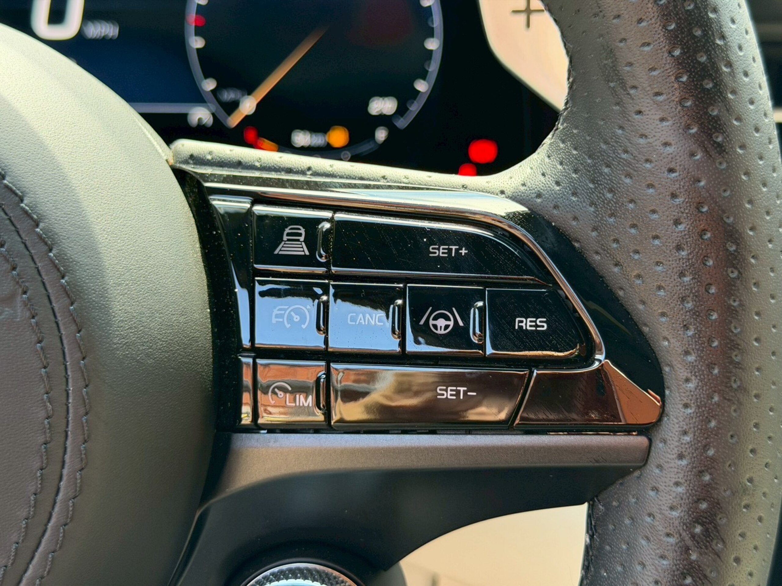 2025 Maserati GranCabrio - マセラティ グランカブリオ トロフェオ 4WD ワンオーナー/スポーツデザインPKG/カーボンマクロトゥイルインテリア/ハイプレミアムサウンド/イエローブレーキキャリパー/純正20.21ペガソグロッシーブラックアルミホイール/シートヒーター&ベンチレーション/ETC