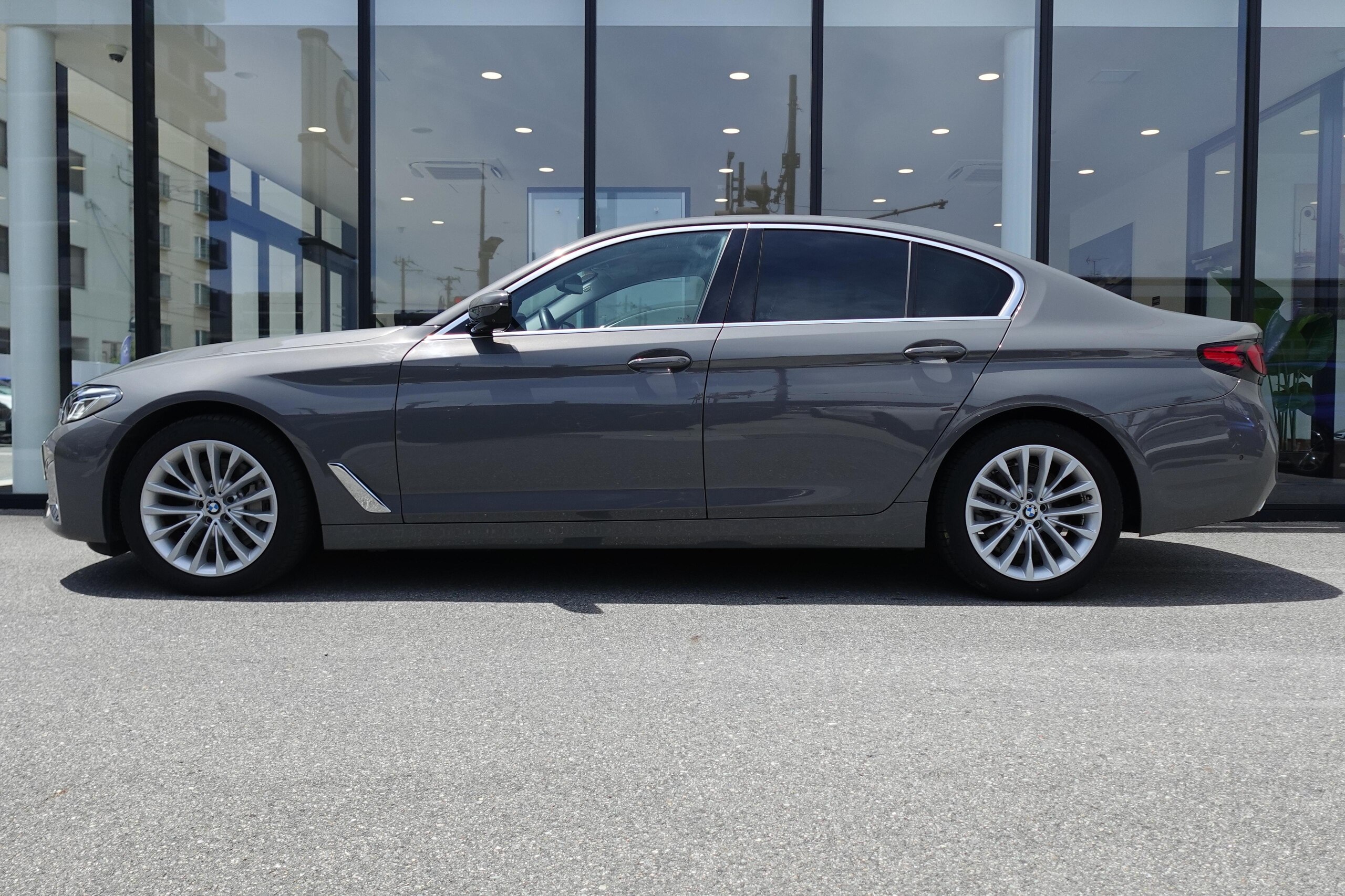 2021 BMW 5 Series