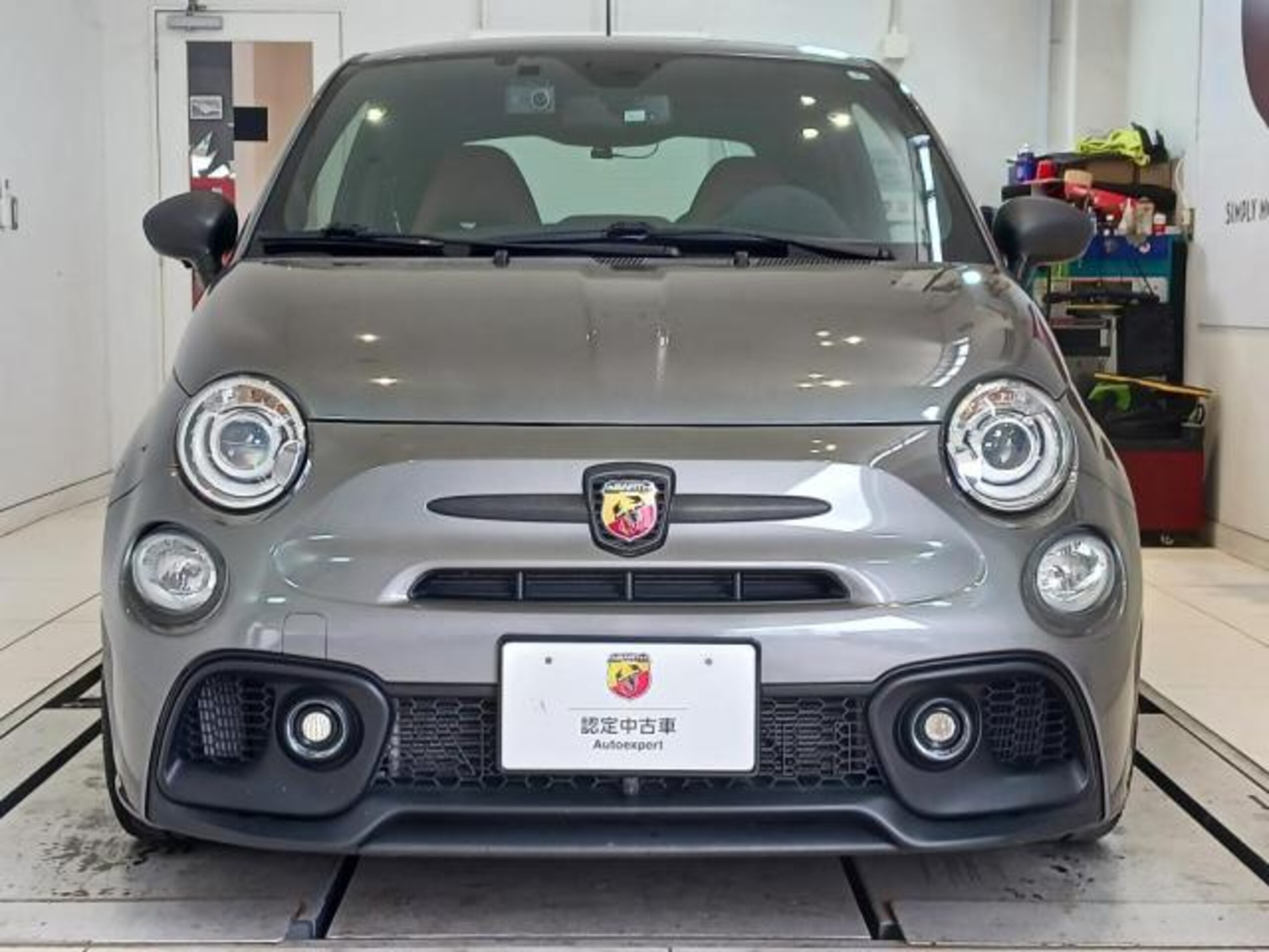 2022 Abarth 595 - 2022 أبارث 595