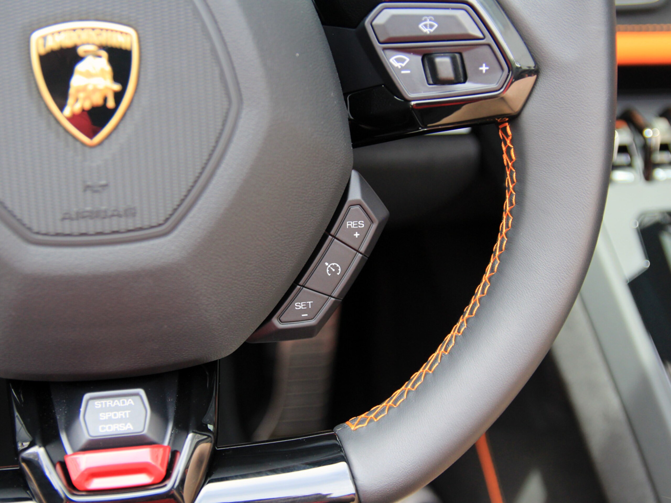 2024 Lamborghini HuracanSpider - ランボルギーニ ウラカンスパイダー EVO (LDF) 4WD スパイダー/V10/NA/4WD/左ハンドル/オープンカー/可変バルブ/カーボンセラミック/カーボンバケット/フロントリフト/Arancio Xanto/パープルラッピング/スーパーカー