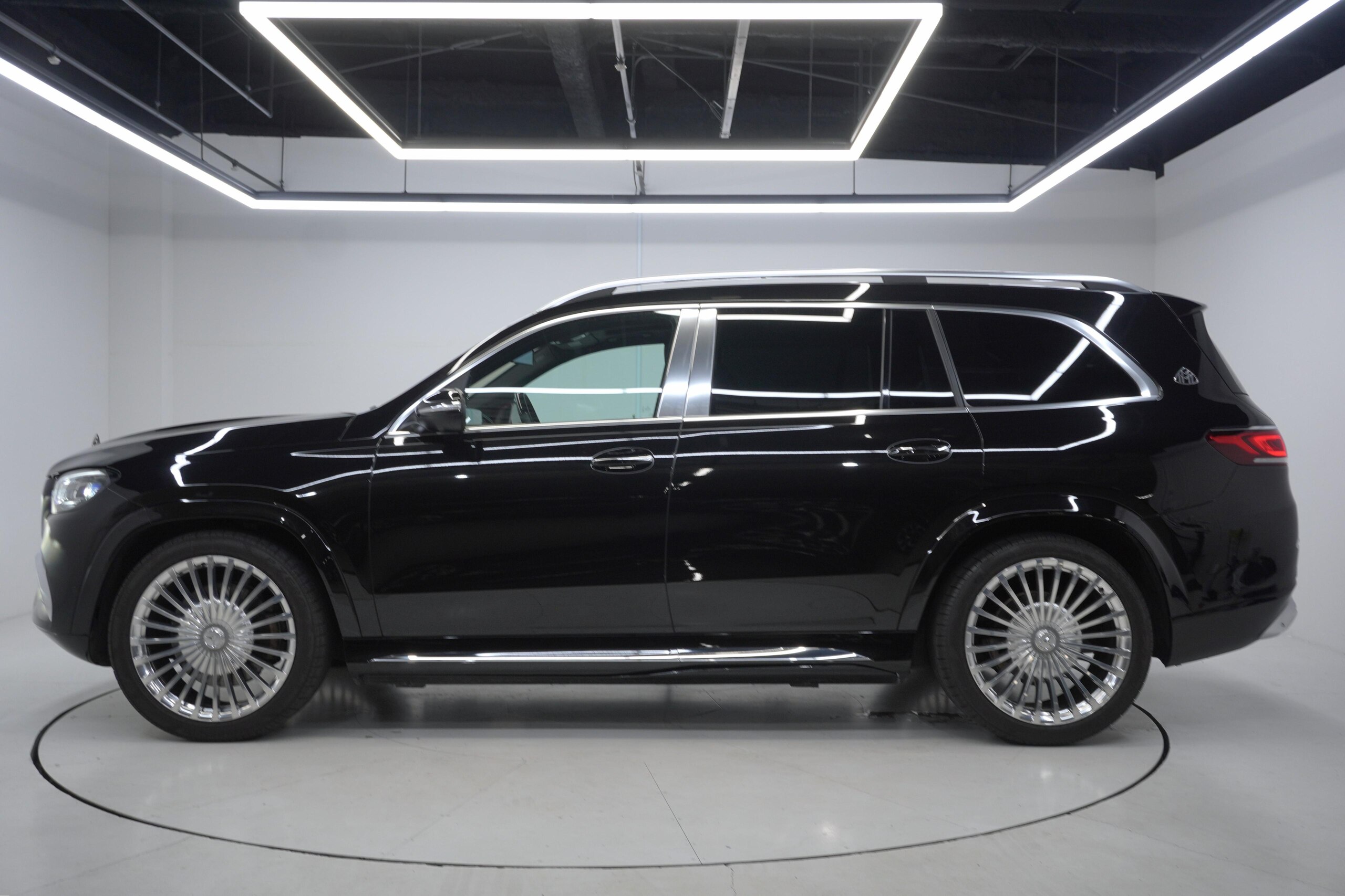 2021 Mercedes-Maybach GLS - メルセデス・マイバッハ GLS 600 4マチック (ISG搭載モデル) 4WD ファーストクラスパッケージ リアエンターテイメント ブルメスターサウンド パノラミックサンルーフ ブラックナッパレザーシート シートヒーター・ベンチレーション ヘッドホン 純正ワイングラス・クッション