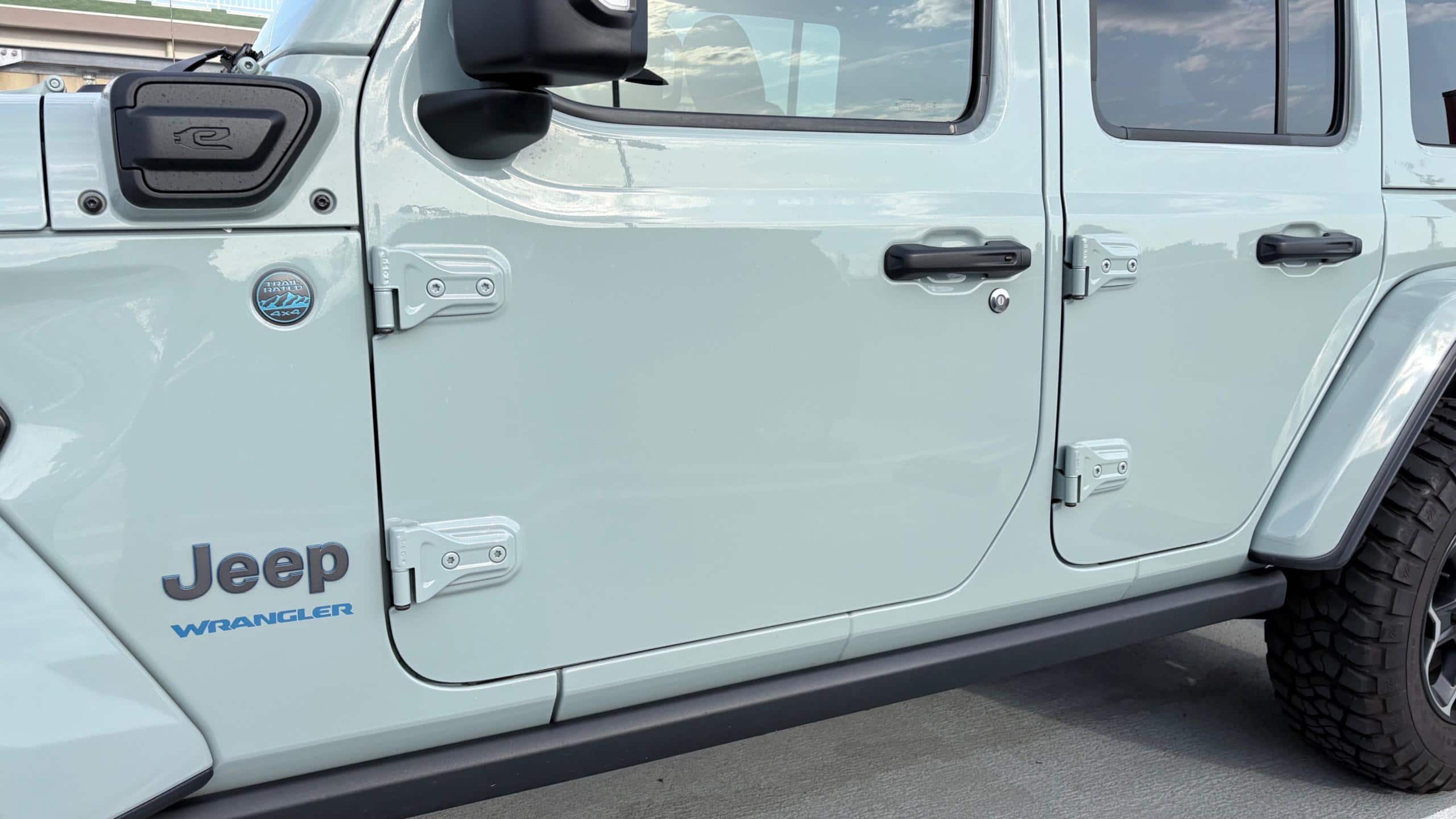 2023 JEEP WRANGLER 4xe/3LA-JL20L