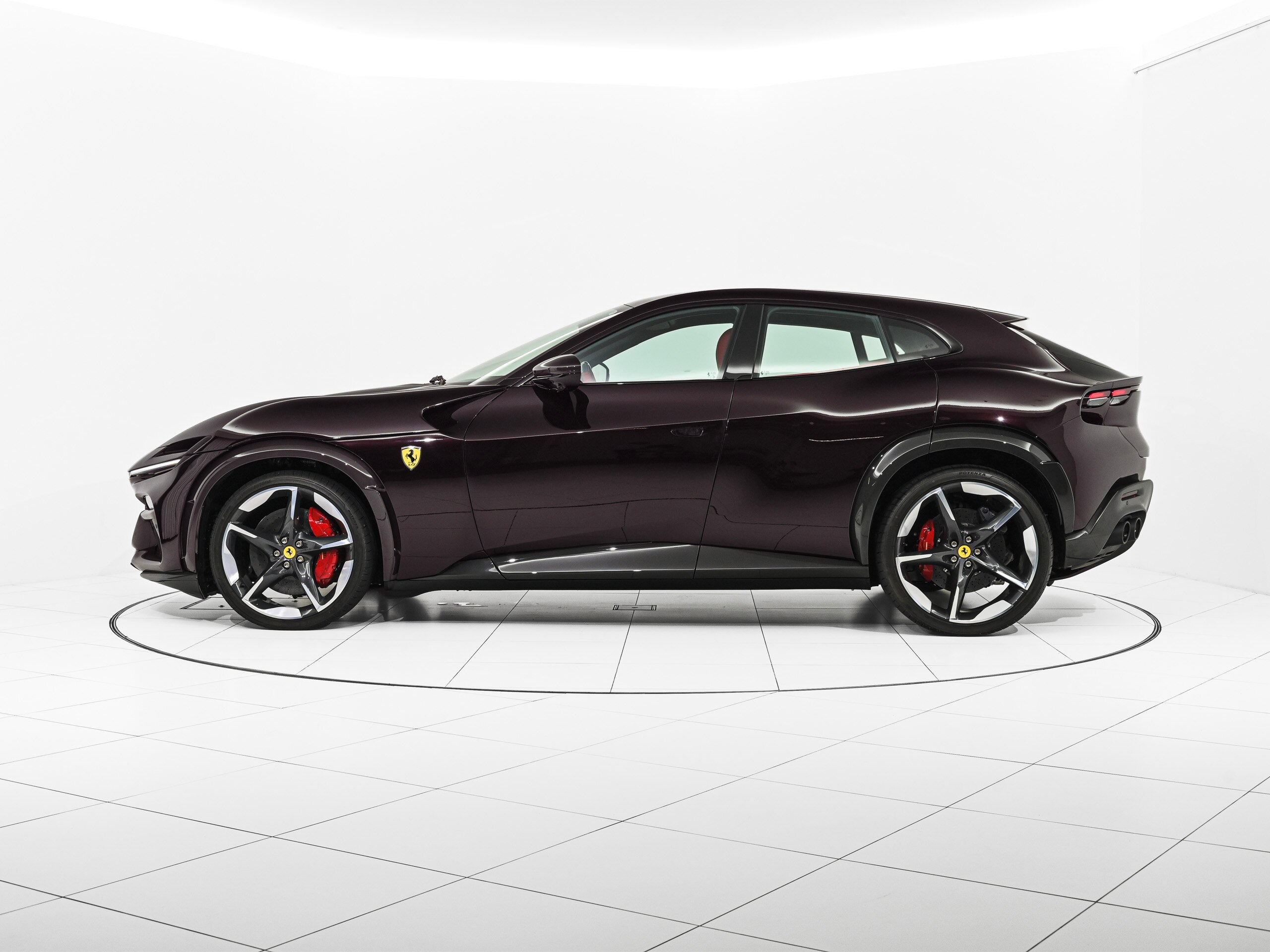 2024 Ferrari Purosangue - フェラーリ プロサングエ F1 DCT 4WD Nero Purosangue パノラミックルーフ 20インチダイヤモンド研磨鍛造ホイール LED付ステアリング サラウンドビューカメラ