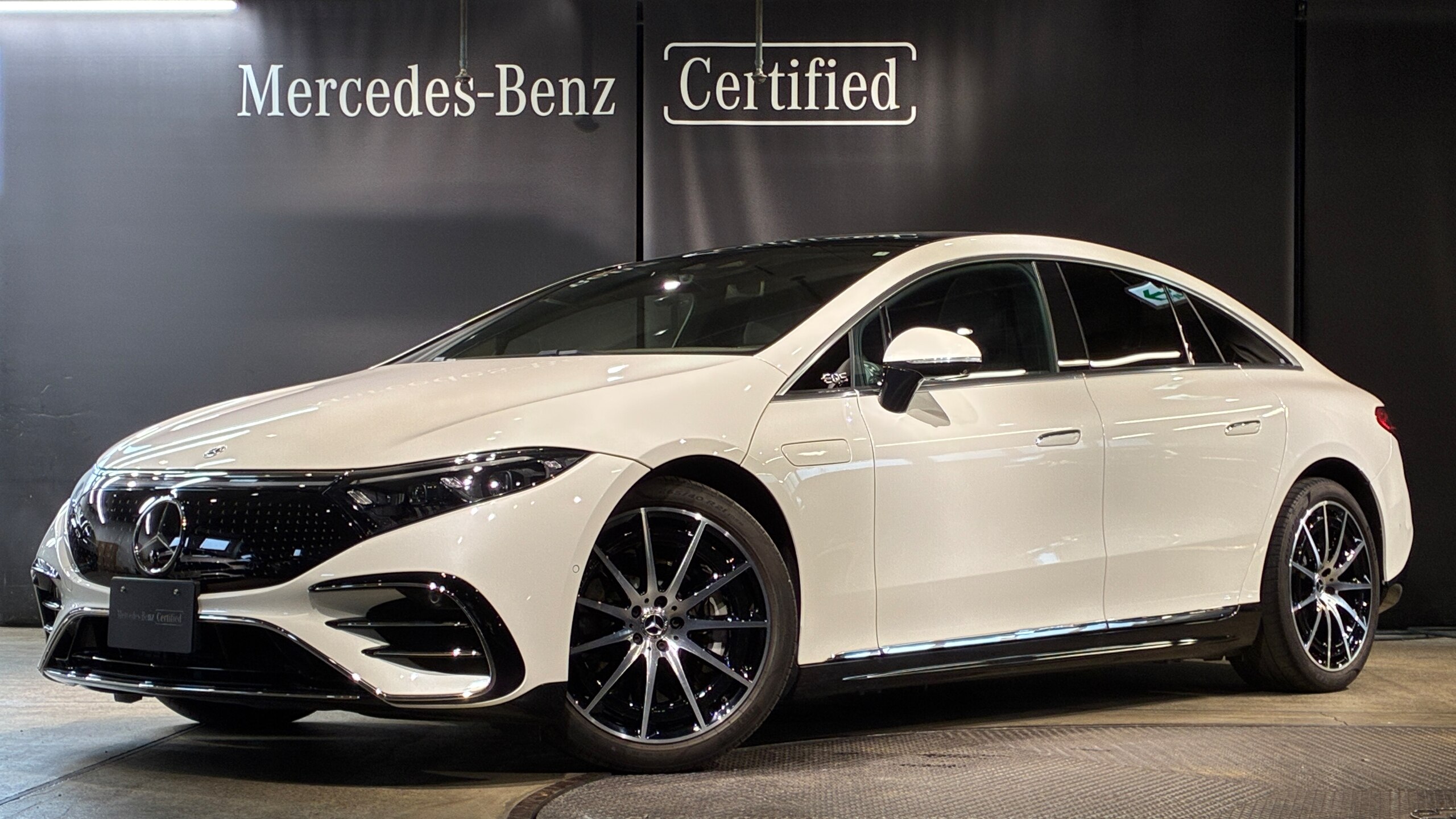 2024 Mercedes-Benz EQS - メルセデス・ベンツ EQS 450プラス AMGラインパッケージ MP202302 ダイヤモンドオホワイト リアコンフォートパッケージ MBUXリアタブレット パノラミックスライディングルーフ Burmesterサラウンドサウンドシステム リア・アクスルステアリング
