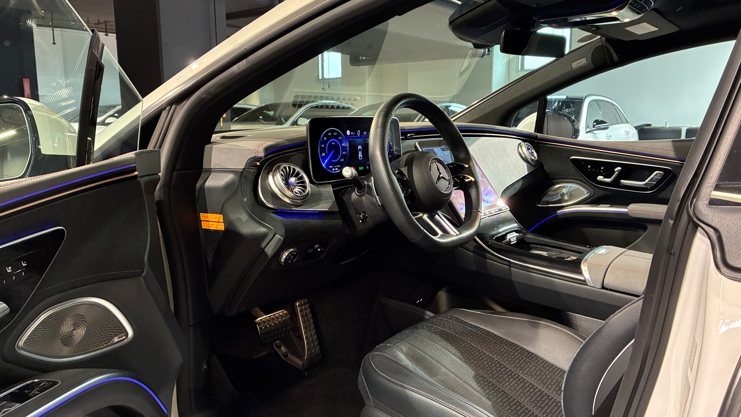 2024 Mercedes-Benz EQS - メルセデス・ベンツ EQS 450プラス AMGラインパッケージ MP202302 ダイヤモンドオホワイト リアコンフォートパッケージ MBUXリアタブレット パノラミックスライディングルーフ Burmesterサラウンドサウンドシステム リア・アクスルステアリング