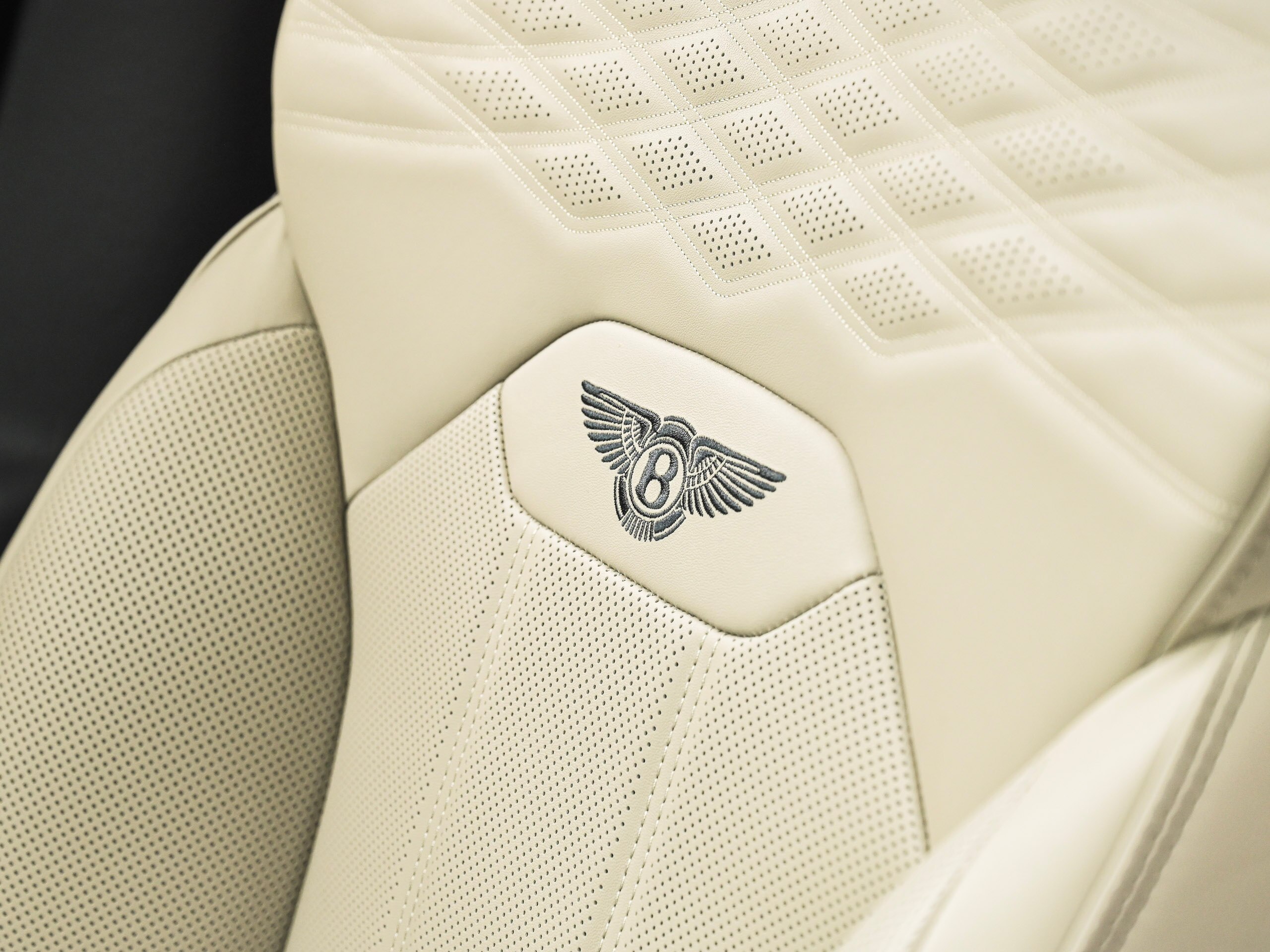 2026 Bentley Bentayga - 2026 بنتلي Bentayga