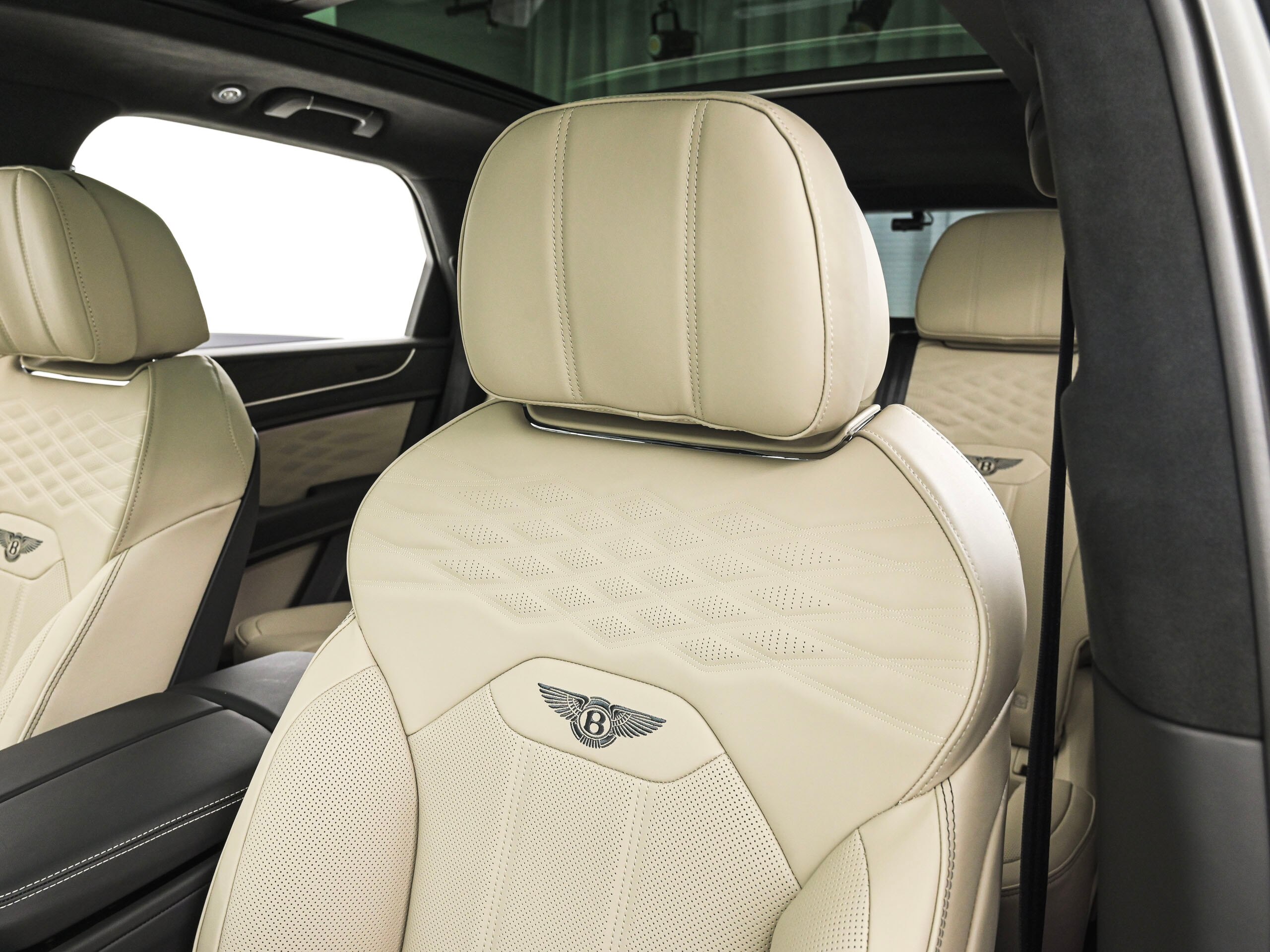 2026 Bentley Bentayga - 2026 بنتلي Bentayga