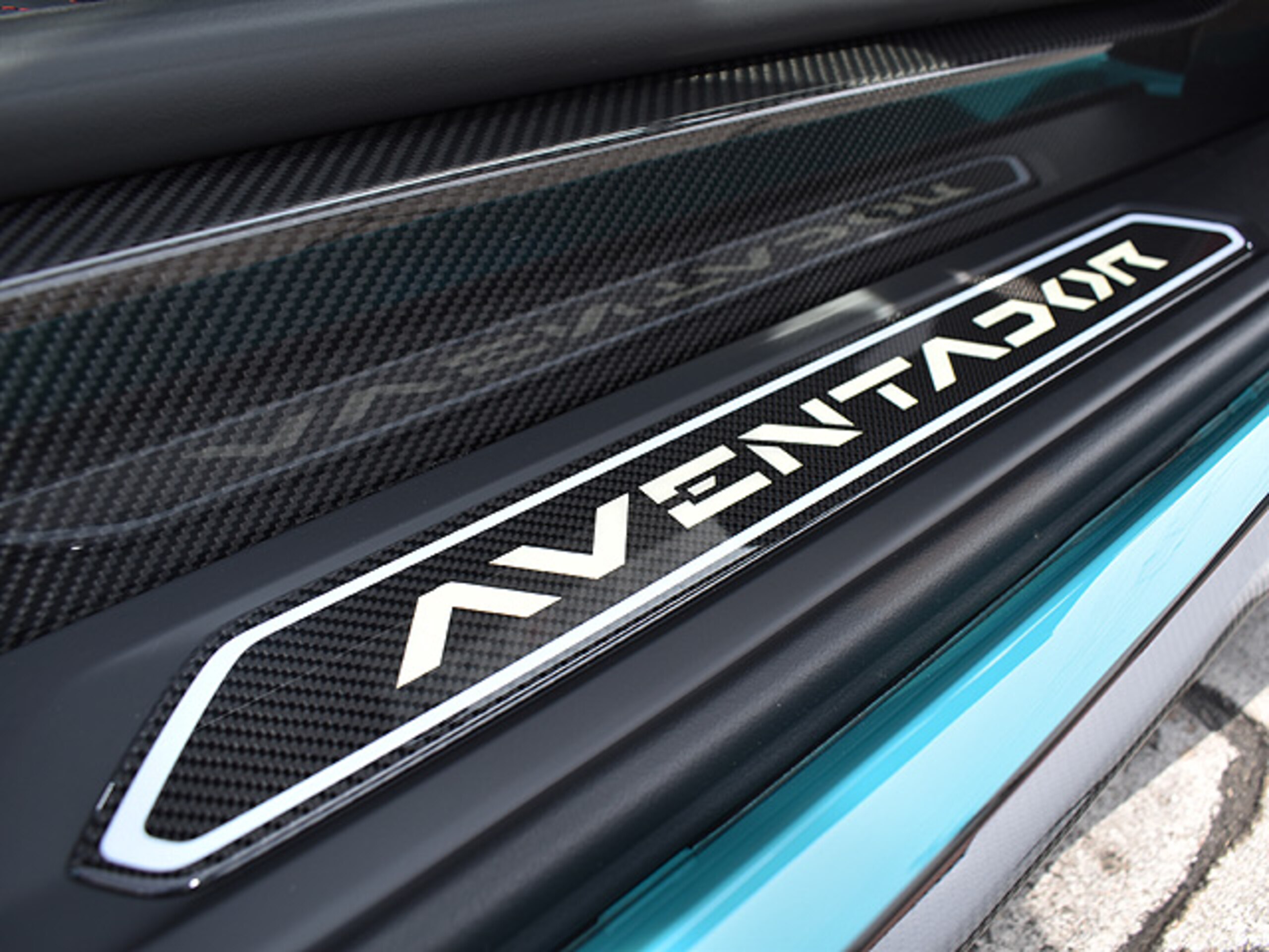 2022 Lamborghini Aventador Roadster