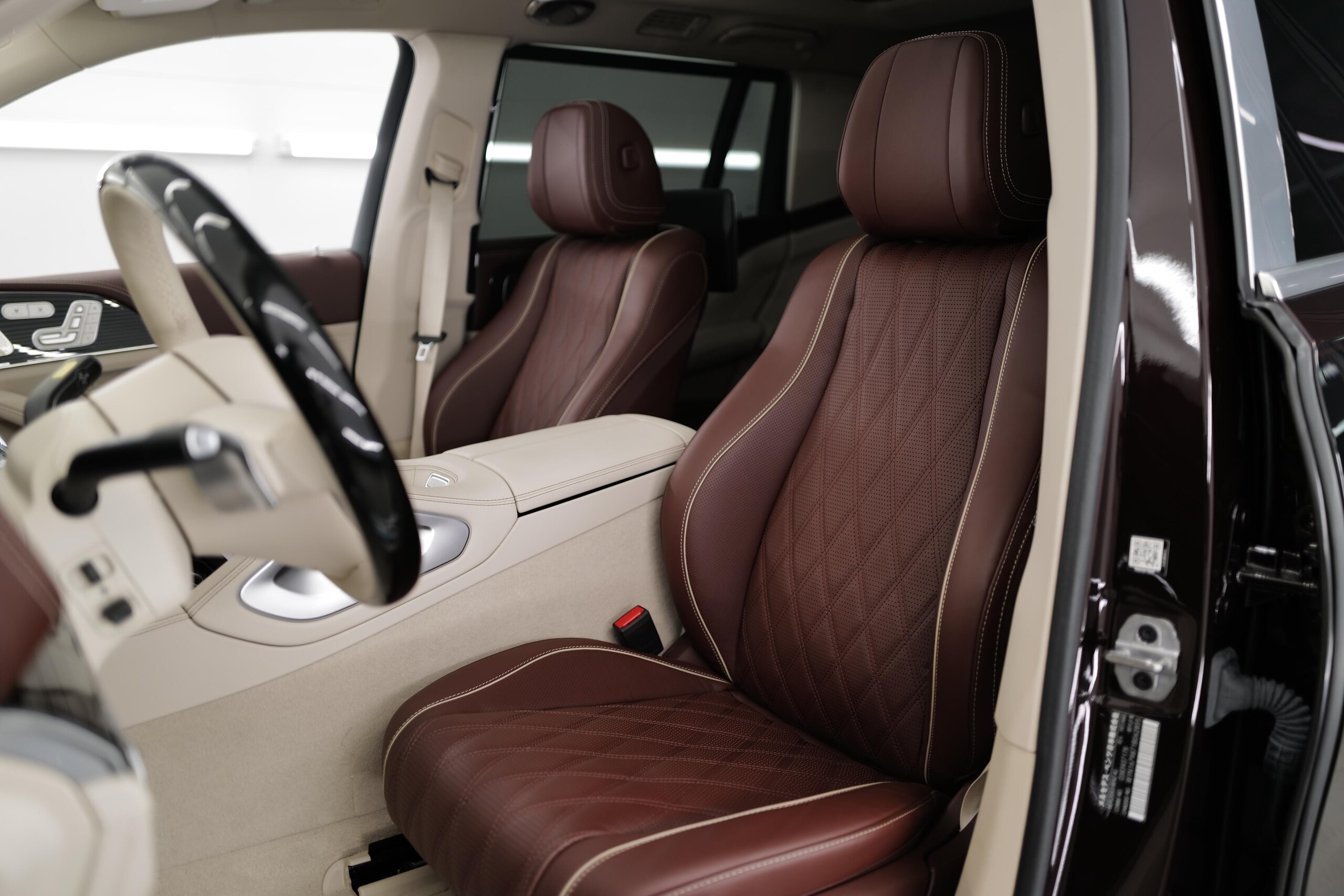 2024 Mercedes-Maybach GLS - メルセデス・マイバッハ GLS 600 (ISG) ファーストクラスパッケージ 4WD MP202501 後期モデル/ツートーンペイント/ファーストクラスPKG/左右独立シート/クーリングボックス/Burumesterサウンド/リヤエンター