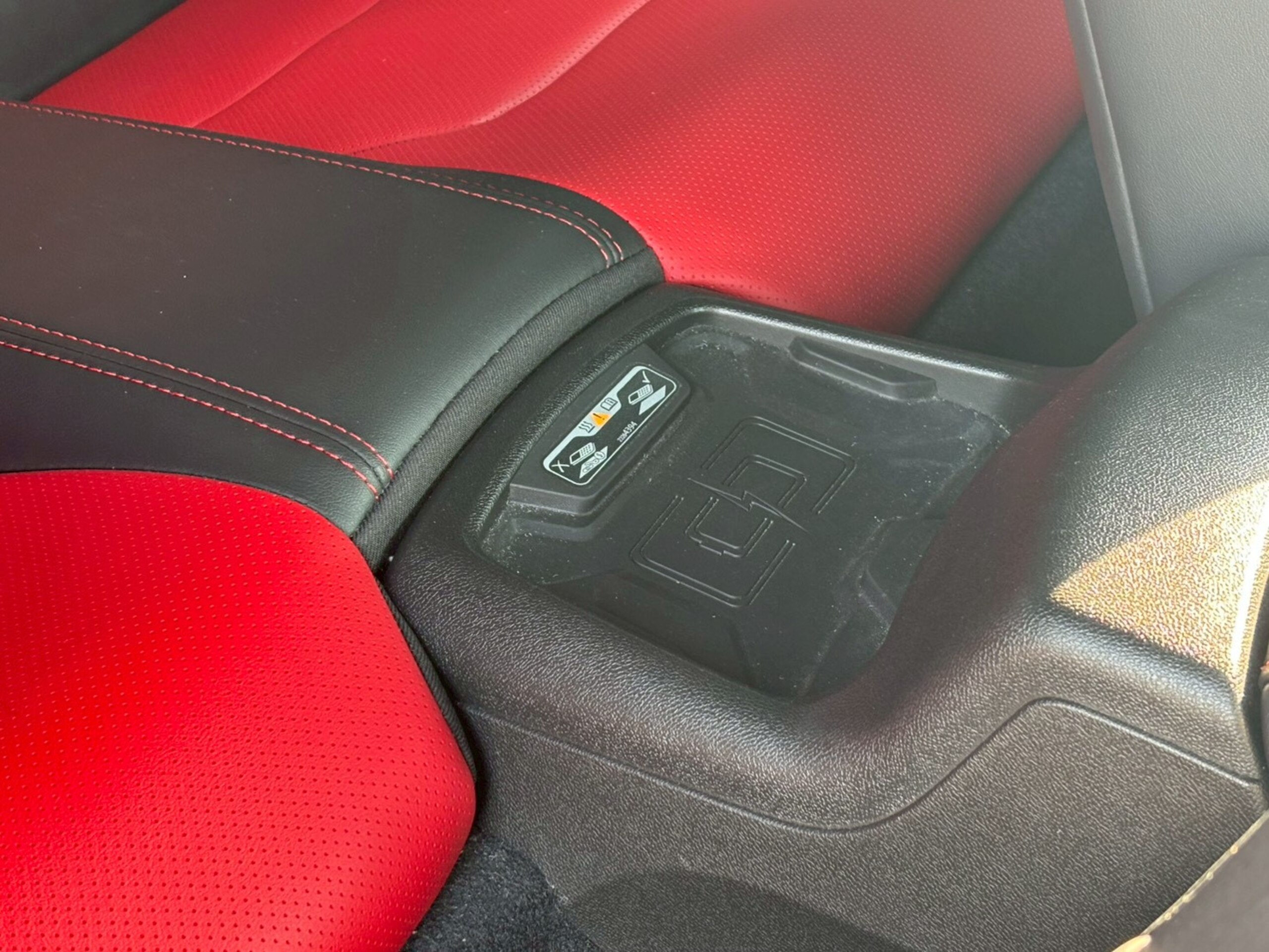 2023 Chevrolet Camaro - シボレー カマロ LT RS 黒赤革/シートヒーター/ベンチレーション/BOSEサウンド/デジタルインナーミラー/ヘッドアップディスプレイ/バックカメラ/Applecarplay/