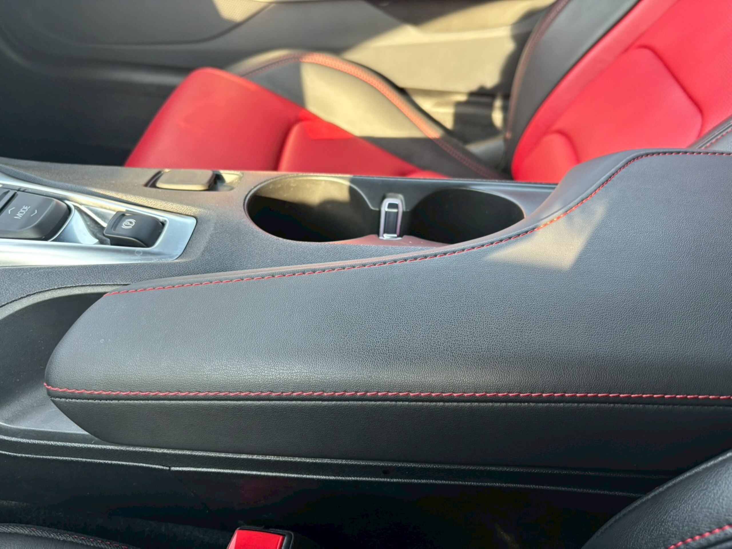 2023 Chevrolet Camaro - シボレー カマロ LT RS 黒赤革/シートヒーター/ベンチレーション/BOSEサウンド/デジタルインナーミラー/ヘッドアップディスプレイ/バックカメラ/Applecarplay/