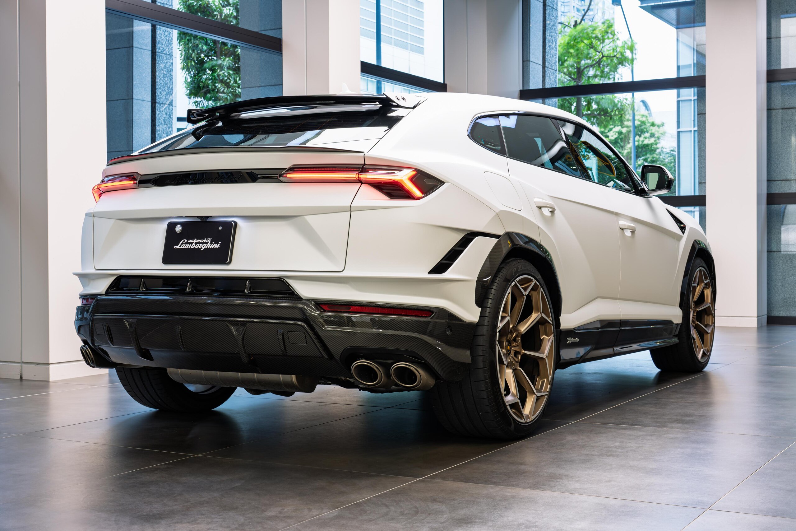 2024 Lamborghini Urus - ランボルギーニ ウルス ペルフォルマンテ 4WD Bianco Asopo Matt