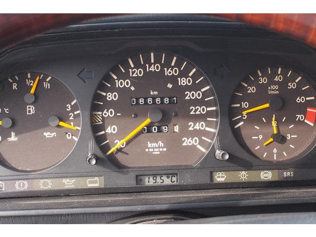 1995 MERCEDES-BENZ E-CLASS E320/E-124092 - 1995 مرسيدس بنز E-Class