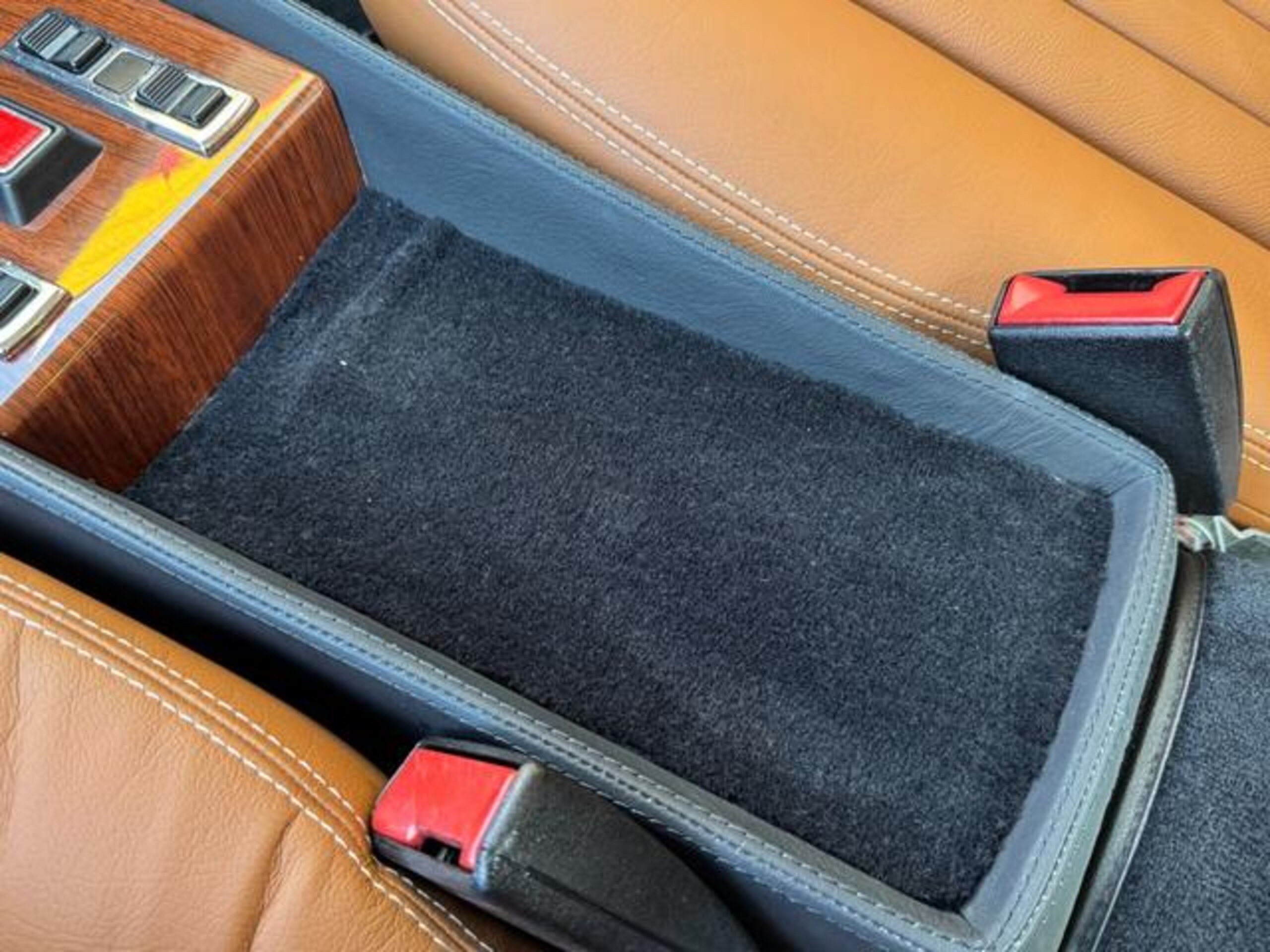 1981 Mercedes-Benz SLClass - メルセデス・ベンツ SLクラス 380SLC ユーザー買取車 左ハンドル ディーラー車 シート張替済み 社外16インチAW ETC 社外ナビ バックカメラ 社外ステアリング