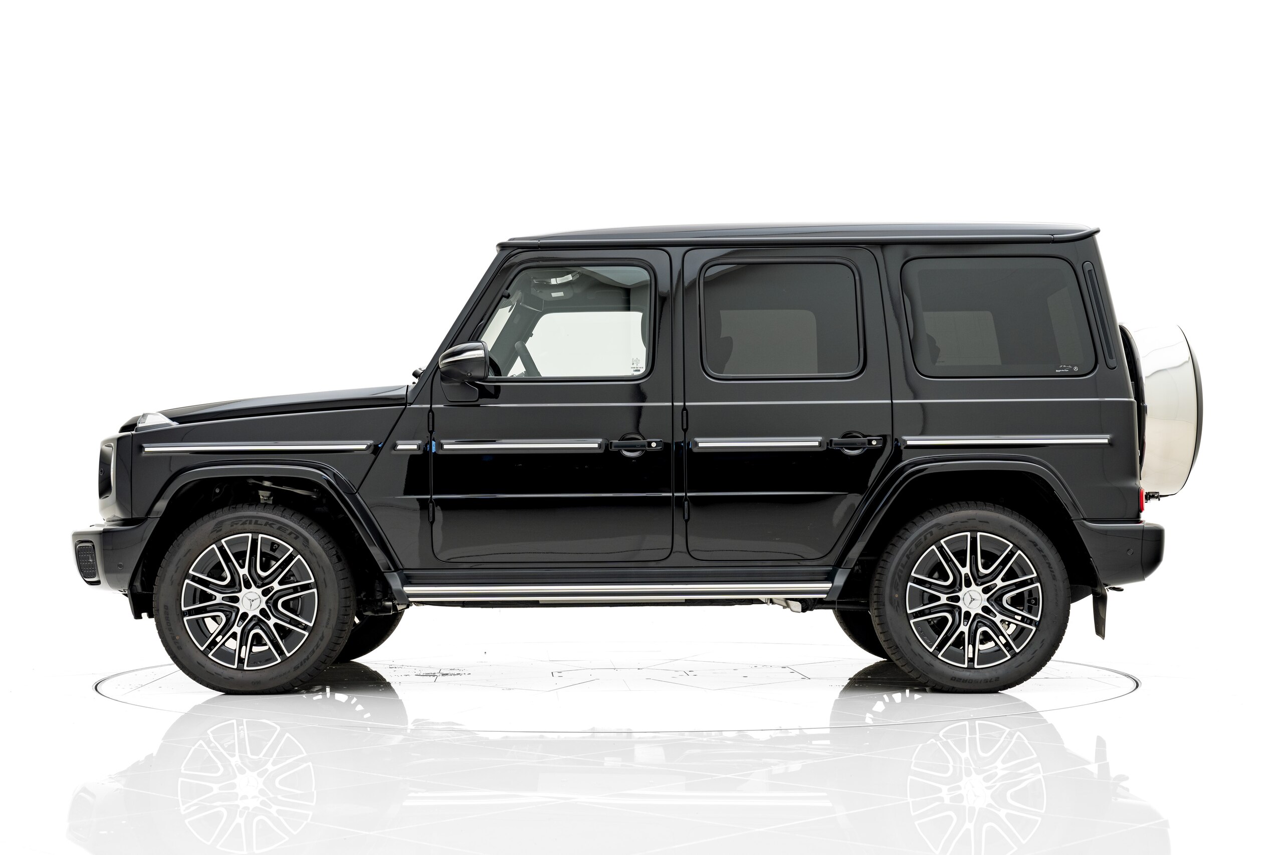 2026 Mercedes-Benz G-Class - メルセデス・ベンツ Gクラス G450d AMGラインパッケージ (ISG) ディーゼルターボ 4WD MP202601 左ハンドル チタニウムグレーナッパレザーシート AMG20インチアルミホイール ガラススライディングルーフ 本革巻スポーツステアリング Burmesterサウンドシステム MBUX ARナビゲーション 空気清浄機能
