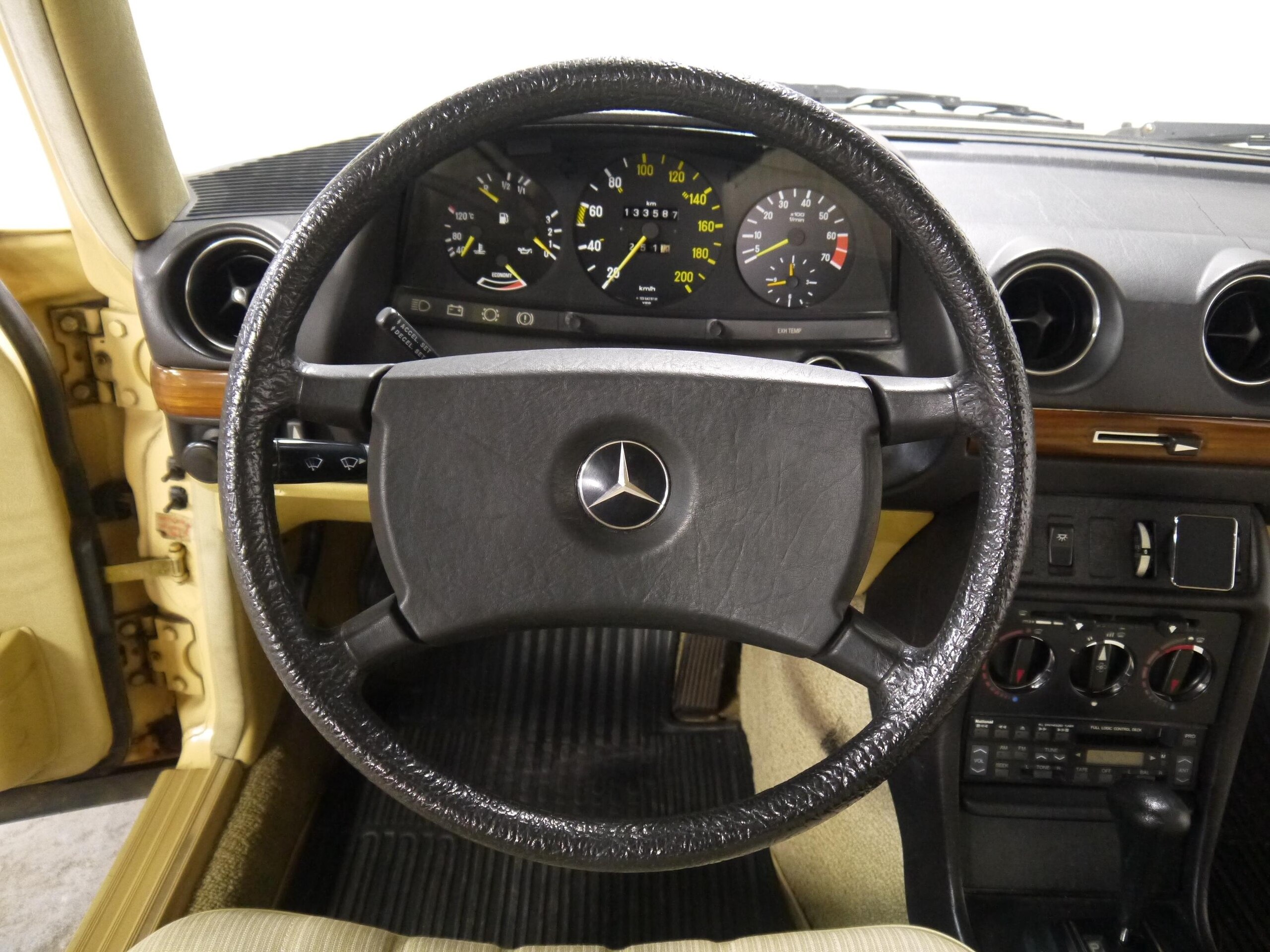 1983 Mercedes-Benz Medium Class - メルセデス・ベンツ ミディアムクラス 230E