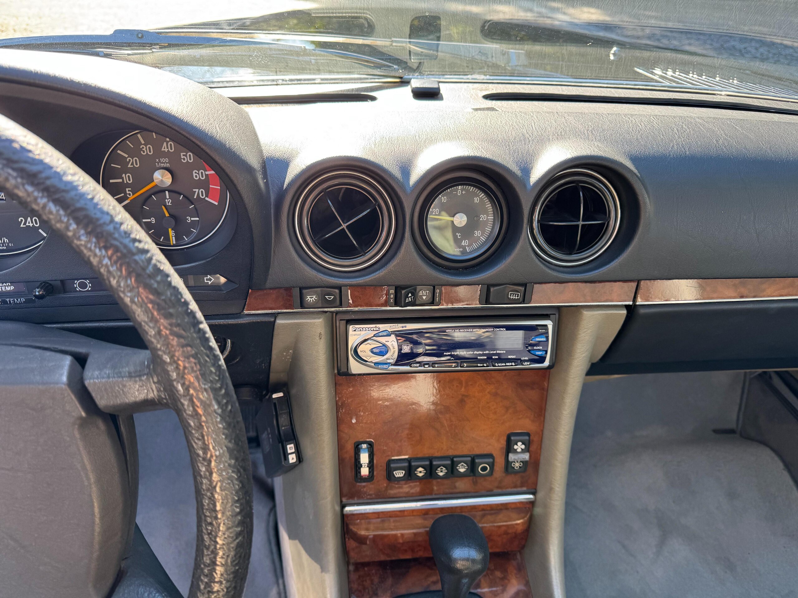 1987 Mercedes-Benz SLClass - メルセデス・ベンツ SLクラス 380SL(R107型) 黒ソフトトップ・ソフトトップ手動オープン・レカロ電動シート・ハードトップ取り外し・新車並行輸入