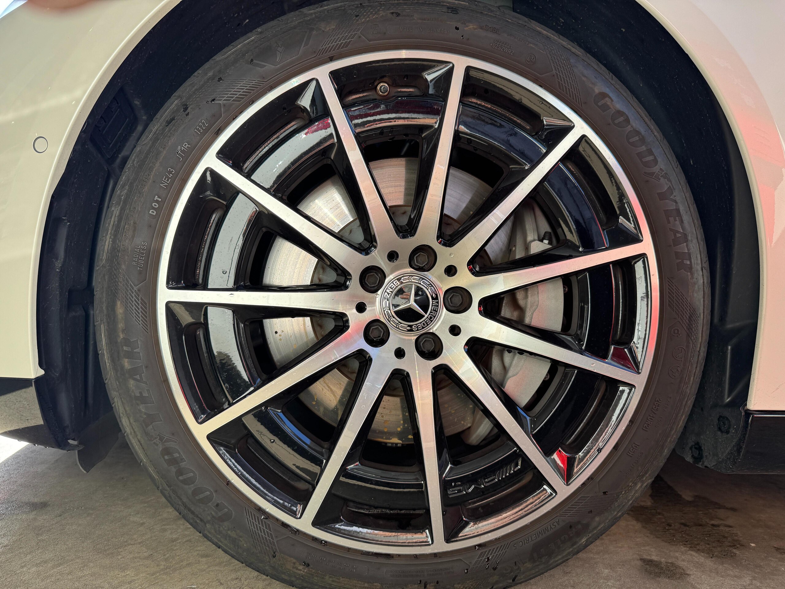 2022 Mercedes-Benz EQS - メルセデス・ベンツ EQS 450プラス AMGラインパッケージ MP202301 弊社下取車/ワンオーナー/デジタルインテリアパッケージ/エクスクルーシブパッケージ/MBUXハイパースクリーン/本革シート/パノラミックスライディングルーフ/ブルメスターサラウンドサウンドシステム/EQケア付