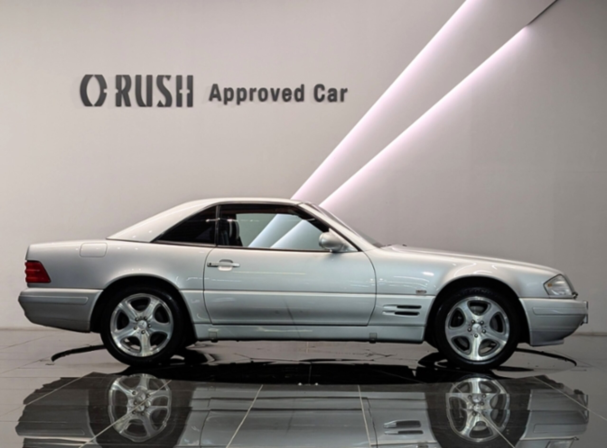 1998 Mercedes-Benz SLClass - メルセデス・ベンツ SLクラス SL320 本革シート ビークルデーターカード有 メモリー付電動パワーシート シートヒーター(運転席・助手席) レザーステアリング クルーズコントロール キセノンヘッドライト ソフトトップ(黒) ETC 17AW