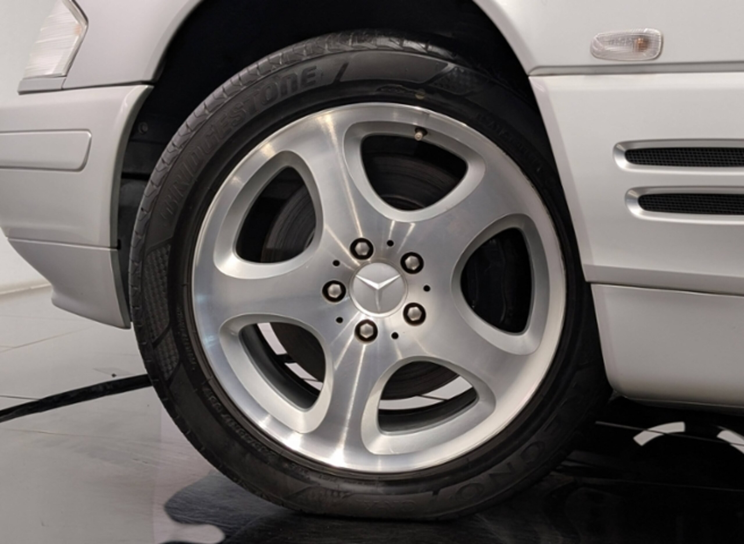 1998 Mercedes-Benz SLClass - メルセデス・ベンツ SLクラス SL320 本革シート ビークルデーターカード有 メモリー付電動パワーシート シートヒーター(運転席・助手席) レザーステアリング クルーズコントロール キセノンヘッドライト ソフトトップ(黒) ETC 17AW