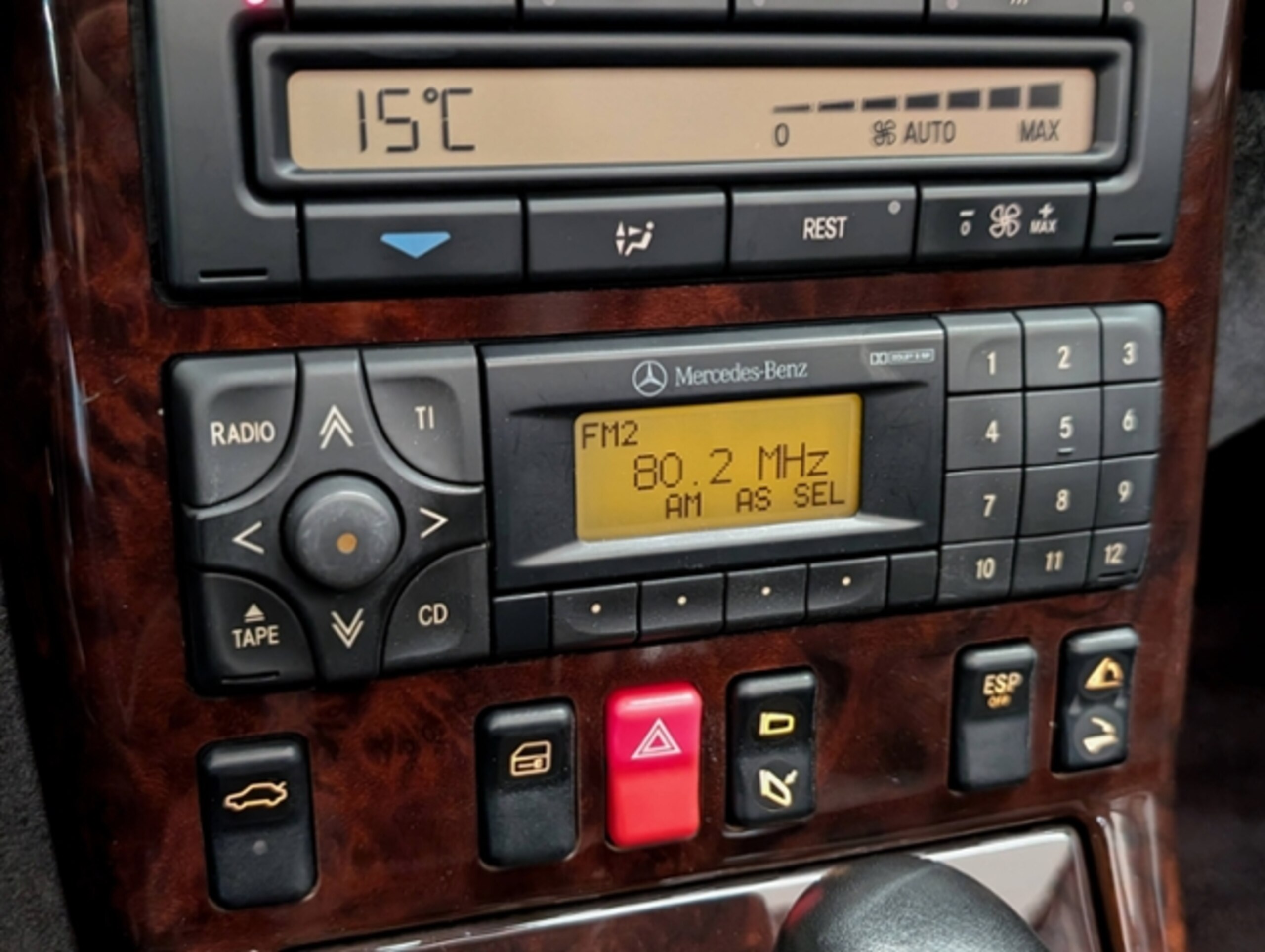 1998 Mercedes-Benz SLClass - メルセデス・ベンツ SLクラス SL320 本革シート ビークルデーターカード有 メモリー付電動パワーシート シートヒーター(運転席・助手席) レザーステアリング クルーズコントロール キセノンヘッドライト ソフトトップ(黒) ETC 17AW