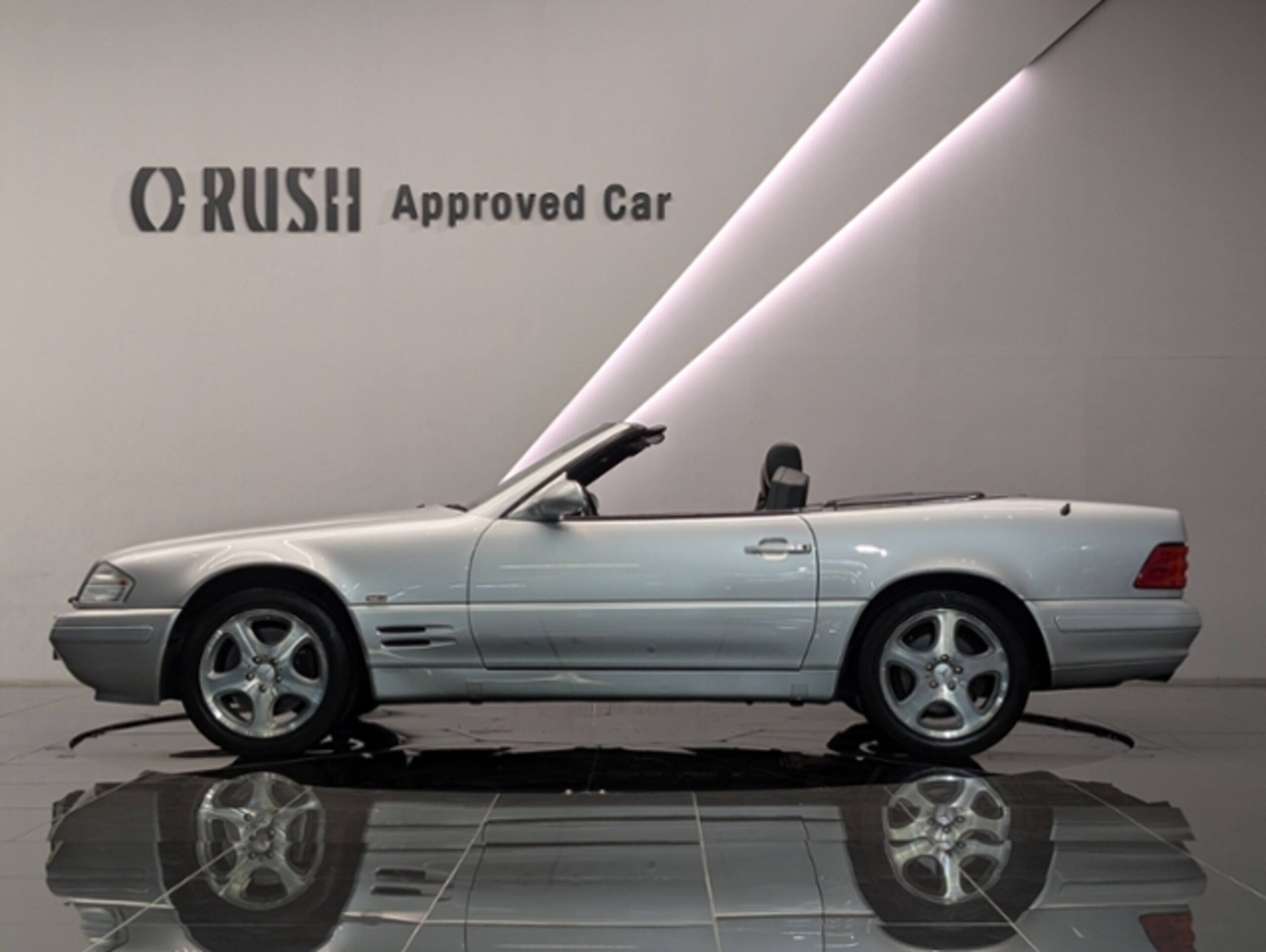 1998 Mercedes-Benz SLClass - メルセデス・ベンツ SLクラス SL320 本革シート ビークルデーターカード有 メモリー付電動パワーシート シートヒーター(運転席・助手席) レザーステアリング クルーズコントロール キセノンヘッドライト ソフトトップ(黒) ETC 17AW