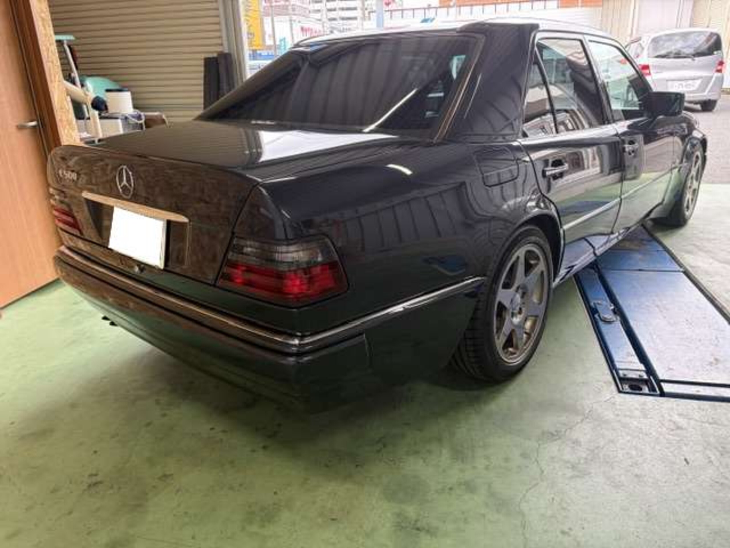 1997 Mercedes-Benz E-Class - 1997 مرسيدس بنز E-Class