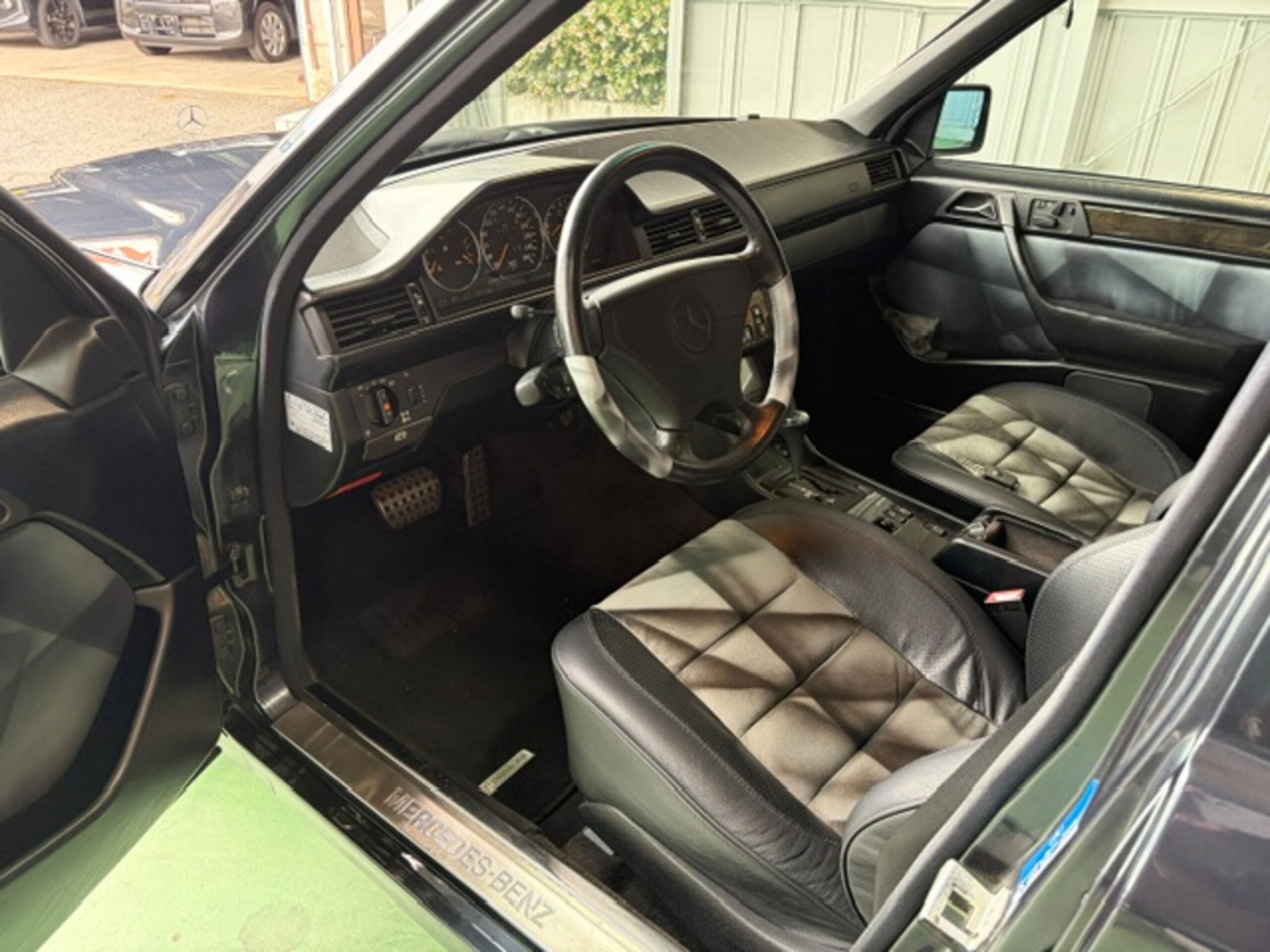 1997 Mercedes-Benz E-Class - 1997 مرسيدس بنز E-Class