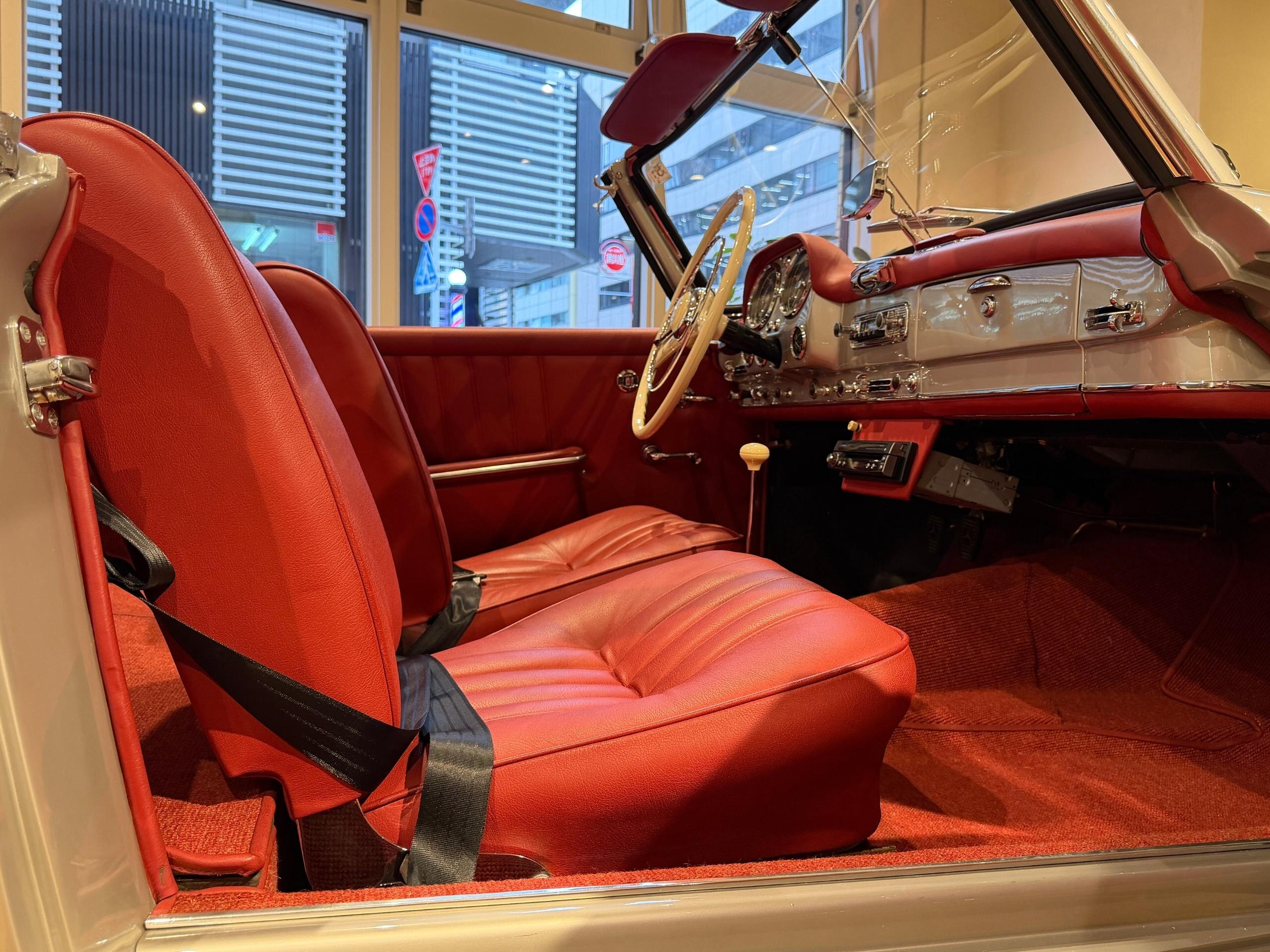1960 Mercedes-Benz SLClass - メルセデス・ベンツ SLクラス 190SL / 4MT / 左H / 内外装レストア済み /レッドレザーシート / Weber製キャブレター / ベッカー製ラジオ