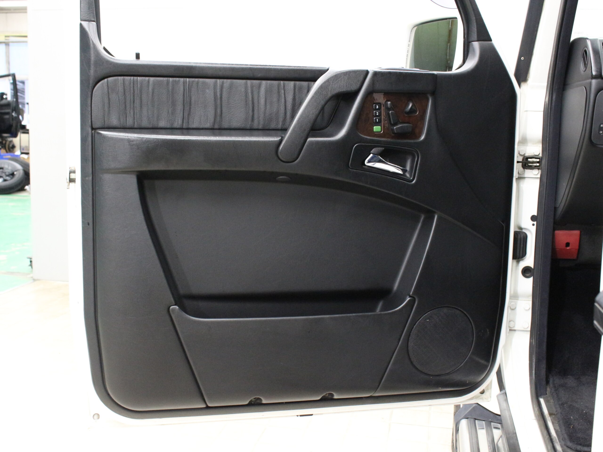 2002 Mercedes-Benz G-Class - メルセデス・ベンツ Gクラス G320L 4WD レザーシート シートヒーター サンルーフ 18インチAW 社外マフラー デジタルインナーミラー ドラレコ