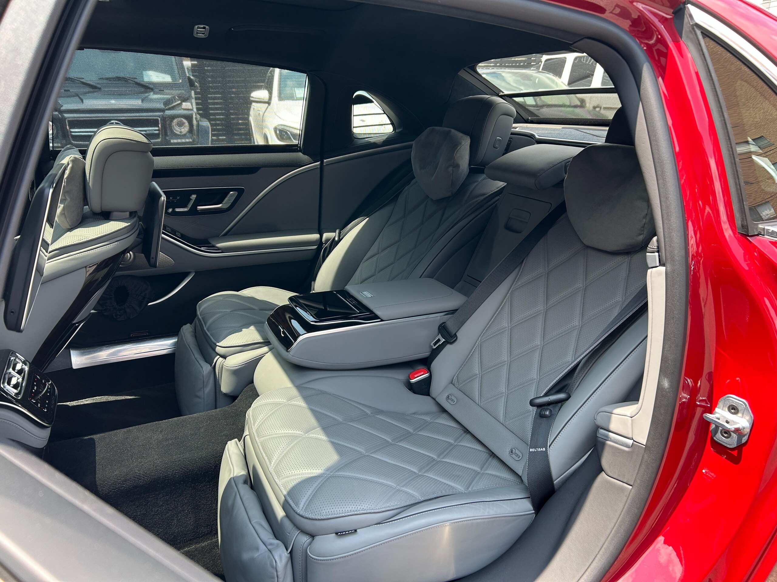 2025 Mercedes-Maybach S-Class - メルセデス・マイバッハ Sクラス S680 4WD MP202401 エグゼクティブシート/ラグジュアリーヘッドレスト/パノラミックスライディングルーフ/リラクゼーション/ダブルサンバイザー/Burmesterサウンド/後部座席モニター/ワイヤレスチャージング