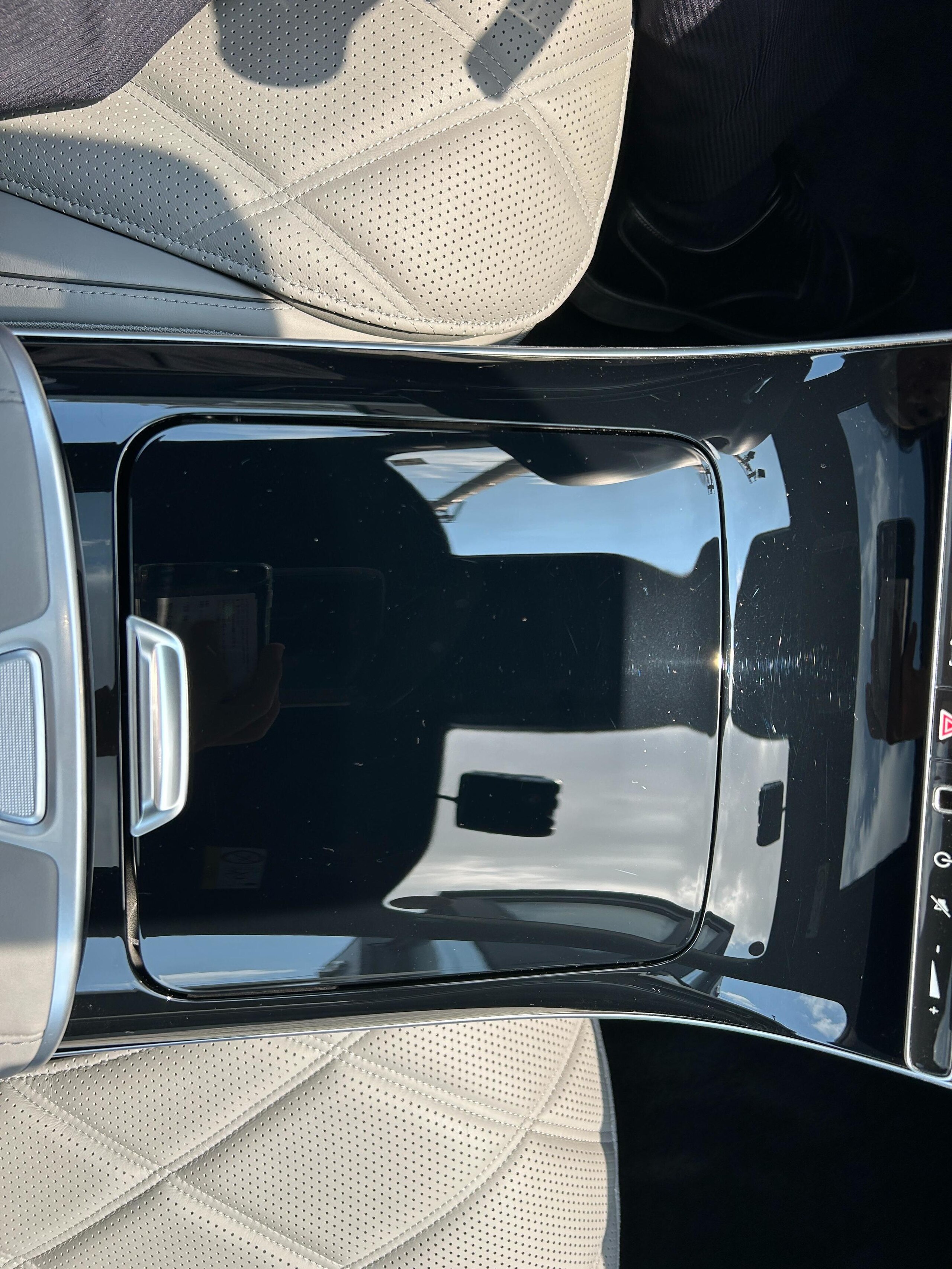 2025 Mercedes-Maybach S-Class - メルセデス・マイバッハ Sクラス S680 4WD MP202401 エグゼクティブシート/ラグジュアリーヘッドレスト/パノラミックスライディングルーフ/リラクゼーション/ダブルサンバイザー/Burmesterサウンド/後部座席モニター/ワイヤレスチャージング