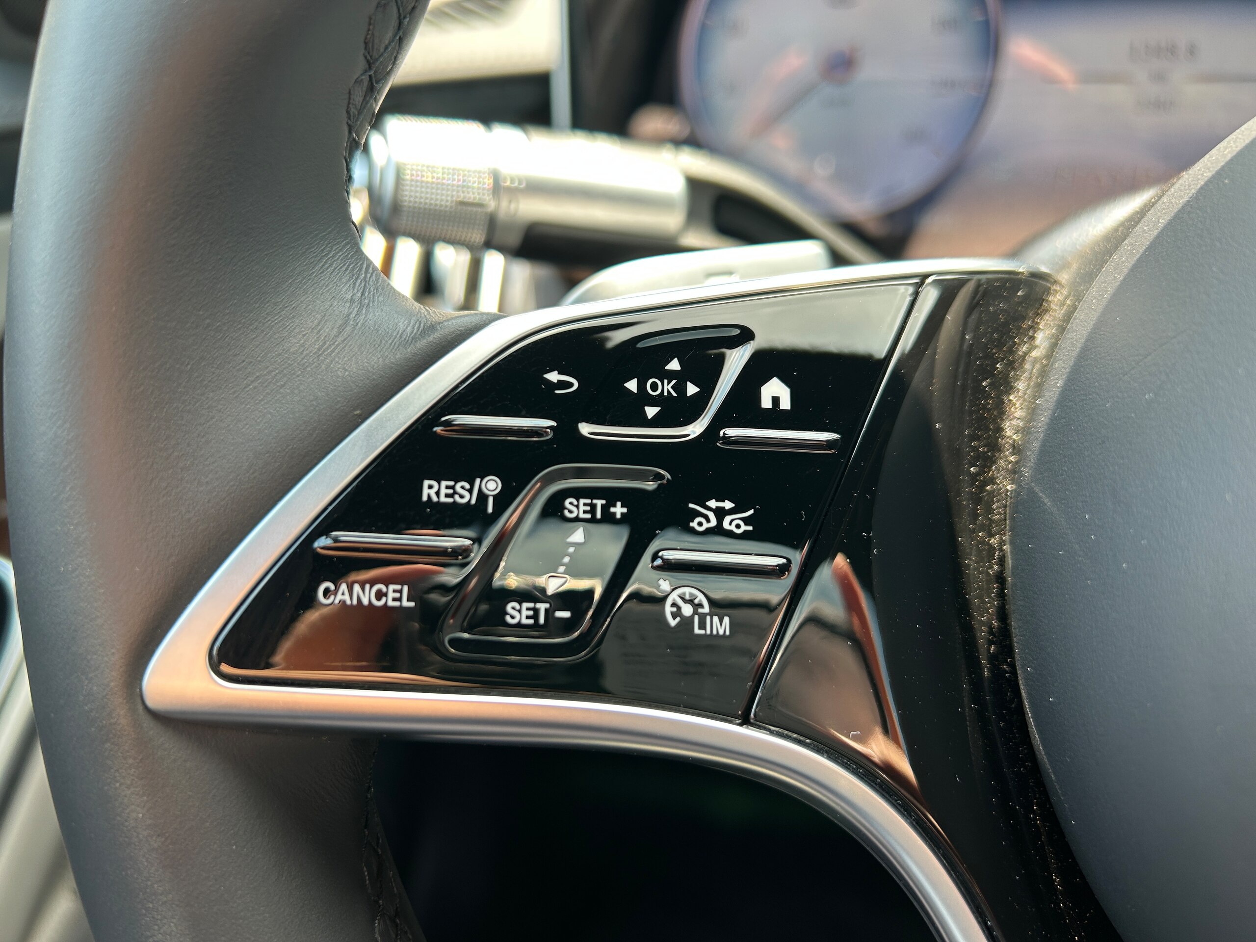 2025 Mercedes-Maybach S-Class - メルセデス・マイバッハ Sクラス S680 4WD MP202401 エグゼクティブシート/ラグジュアリーヘッドレスト/パノラミックスライディングルーフ/リラクゼーション/ダブルサンバイザー/Burmesterサウンド/後部座席モニター/ワイヤレスチャージング
