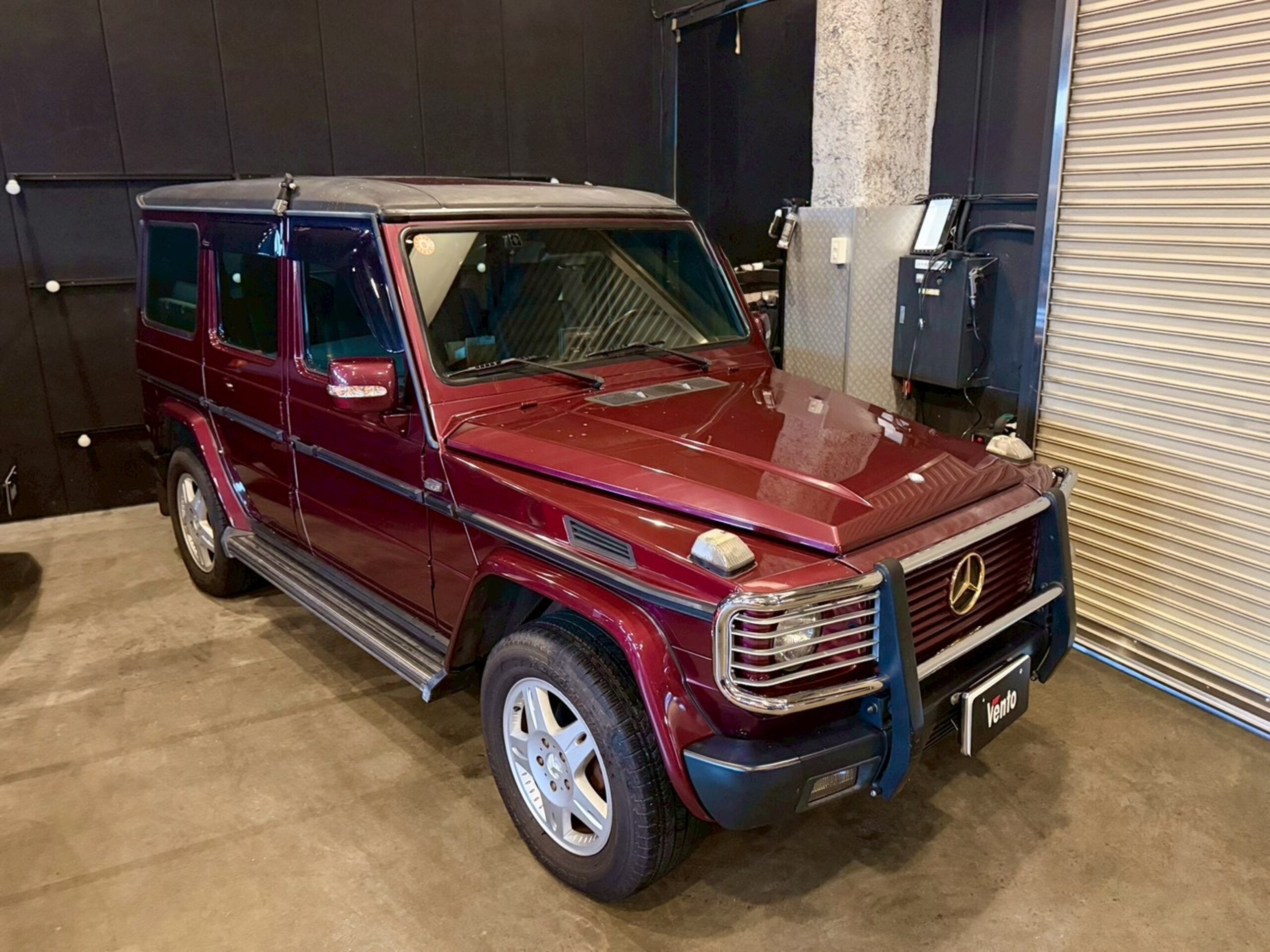 1998 Mercedes-Benz G-Class - メルセデス・ベンツ Gクラス G320 ロング 4WD 正規ディーラーV6 モデル/オリジナルコンディション/ルビーレッド/カンガルーバンパー/ブラック本革シート/サンルーフ/シートヒーター/スペアタイヤカバー/純正オーディオ/記録簿/スペアキー/サードシート/ETC