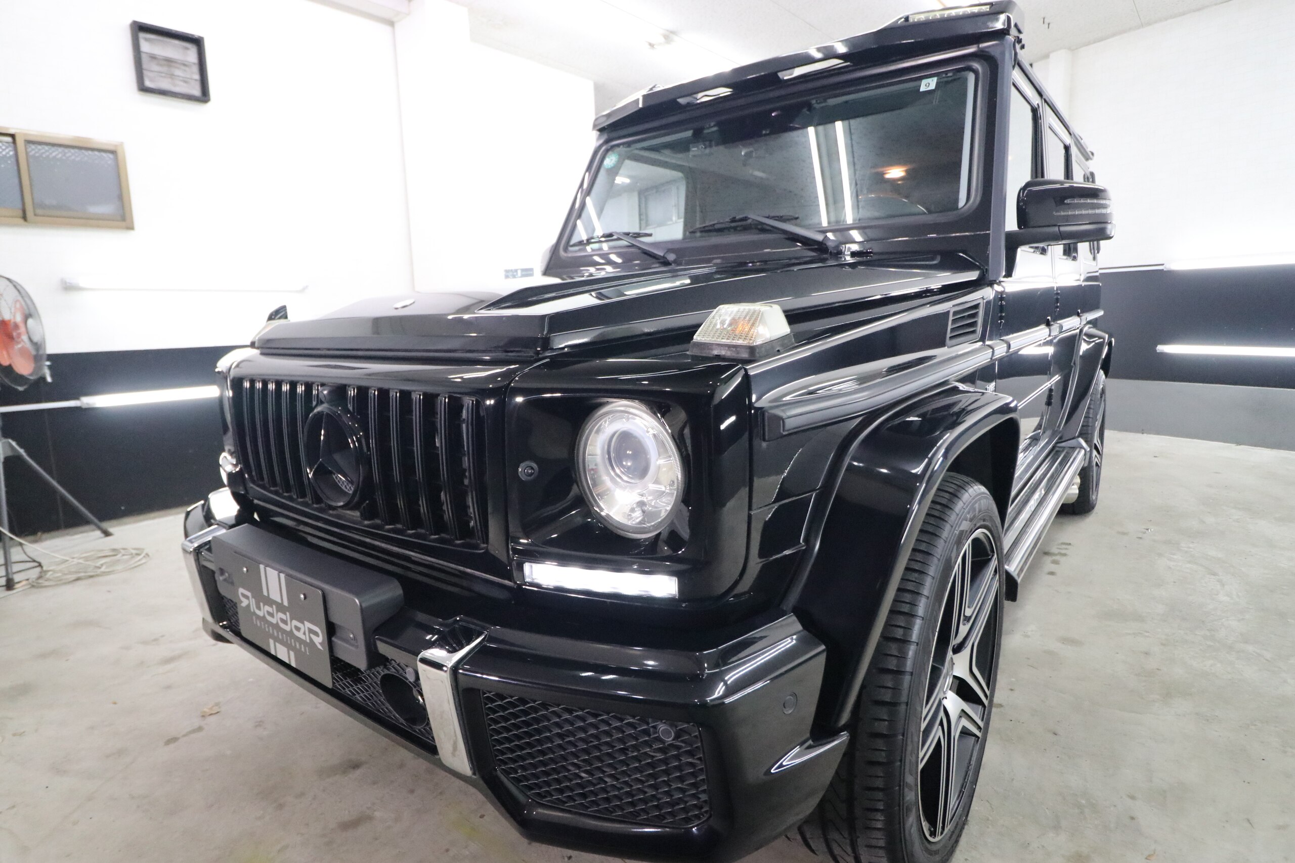 2007 Mercedes-Benz G-Class - メルセデス・ベンツ Gクラス G500 ロング 4WD 後期AMG G65仕様 前後ルーフスポイラー 21インチアルミホイール 社外HDDナビ フロント・バックカメラ 後期7速AT 黒革シート ディーラー車 サイド左右4本出しマフラー ドラレコ 前後シートヒーター 左ハンドル