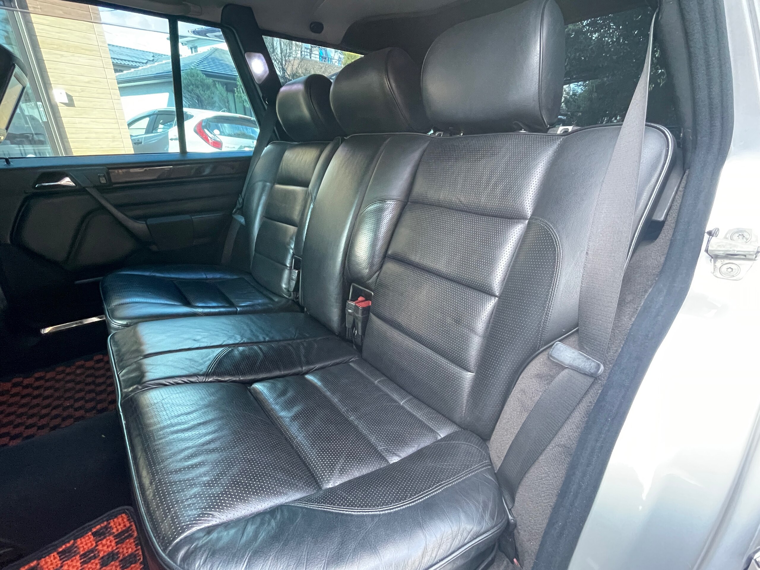 1991 Mercedes-Benz E-Class Wagon - メルセデス・ベンツ Eクラスワゴン E300TE 91年前期(国内登録H8年10月)W124 ポルシェオーナメント マッキントッシュ コンチネンタル18インチ新品タイヤ 本革シートカスタム サンルーフ AVアンプワンオフ加工 ローダウン ワンオフ4本出しマフラー エンジンオレンジ塗装