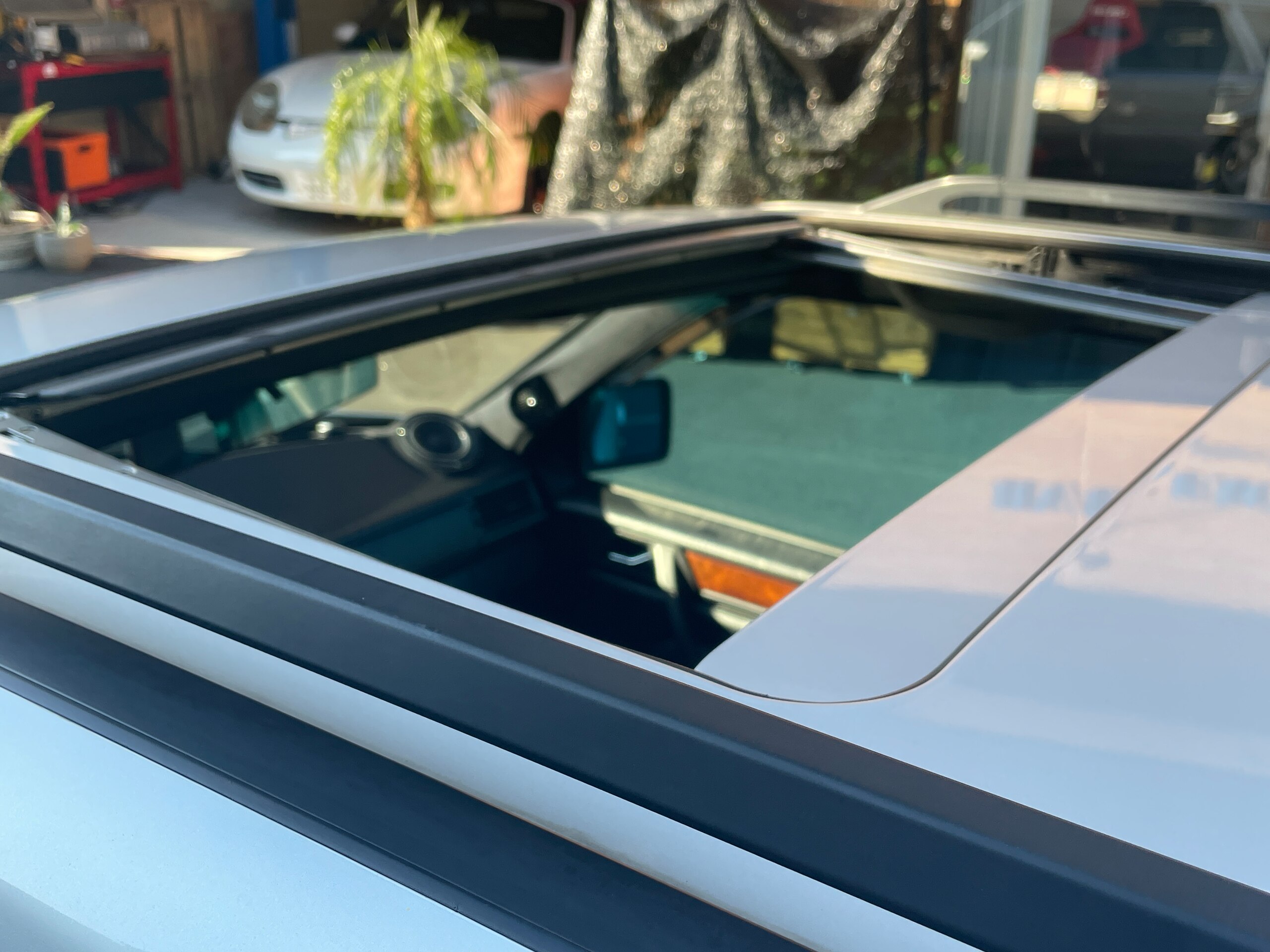 1991 Mercedes-Benz E-Class Wagon - メルセデス・ベンツ Eクラスワゴン E300TE 91年前期(国内登録H8年10月)W124 ポルシェオーナメント マッキントッシュ コンチネンタル18インチ新品タイヤ 本革シートカスタム サンルーフ AVアンプワンオフ加工 ローダウン ワンオフ4本出しマフラー エンジンオレンジ塗装