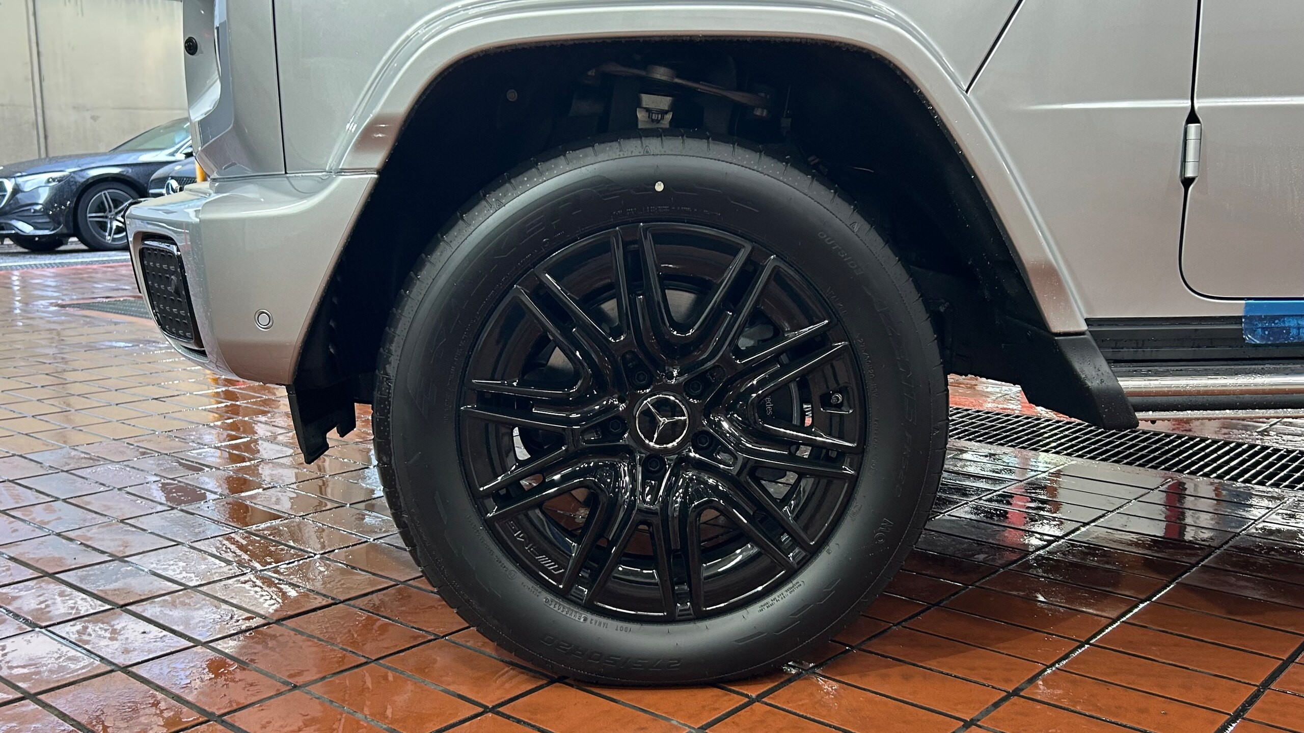 2026 Mercedes-Benz G-Class - メルセデス・ベンツ Gクラス G450d AMGラインパッケージ (ISG) ディーゼルターボ 4WD MP202601 イリジウムシルバー ナッパレザーエスプレッソブラウン ナイトパッケージ MANUFAKTURプログラム MANUFAKTURプログラム・プラス MANUFAKTUR本革ツートンステアリング