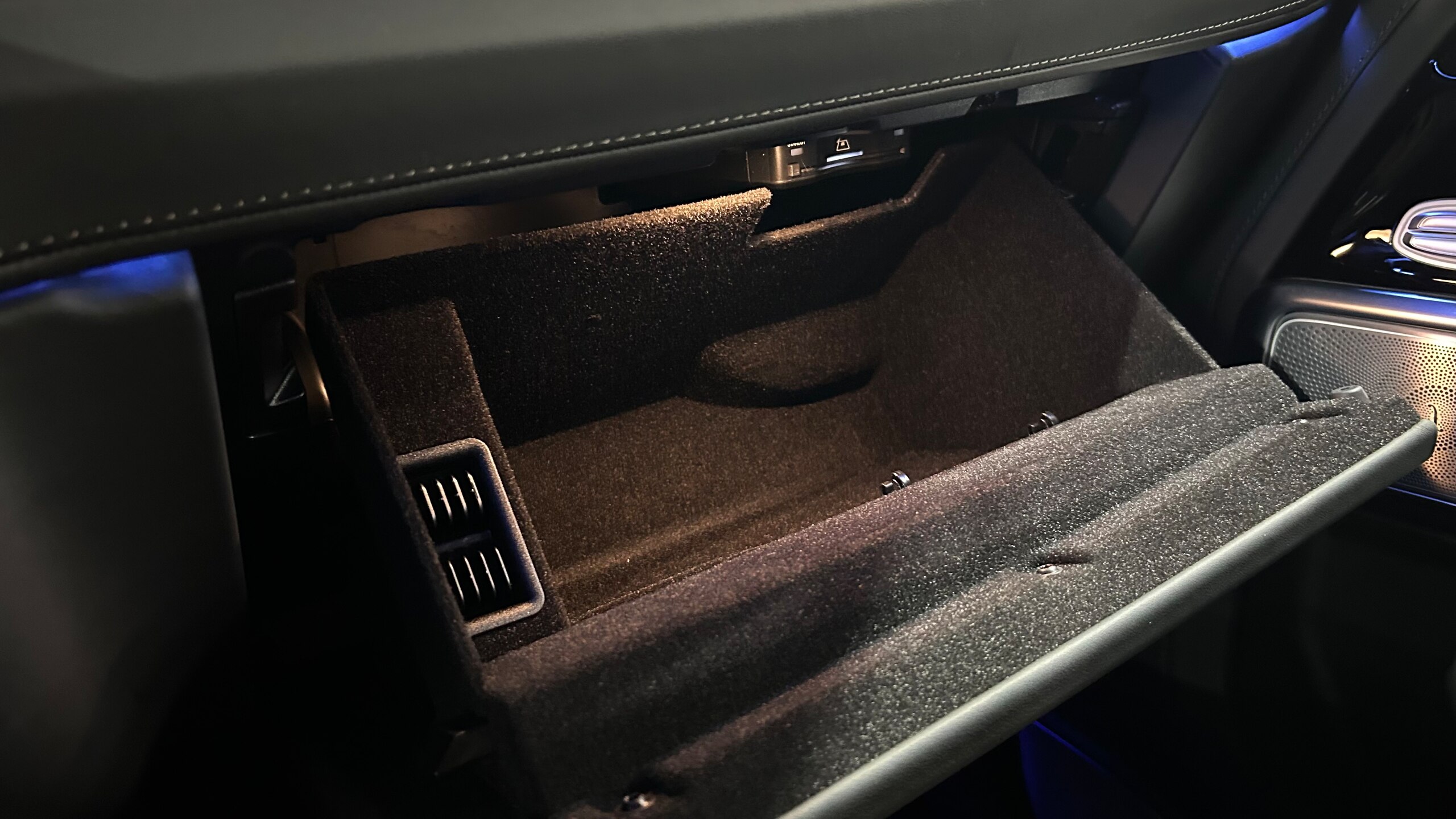 2026 Mercedes-Benz G-Class - メルセデス・ベンツ Gクラス G450d AMGラインパッケージ (ISG) ディーゼルターボ 4WD MP202601 イリジウムシルバー ナッパレザーエスプレッソブラウン ナイトパッケージ MANUFAKTURプログラム MANUFAKTURプログラム・プラス MANUFAKTUR本革ツートンステアリング